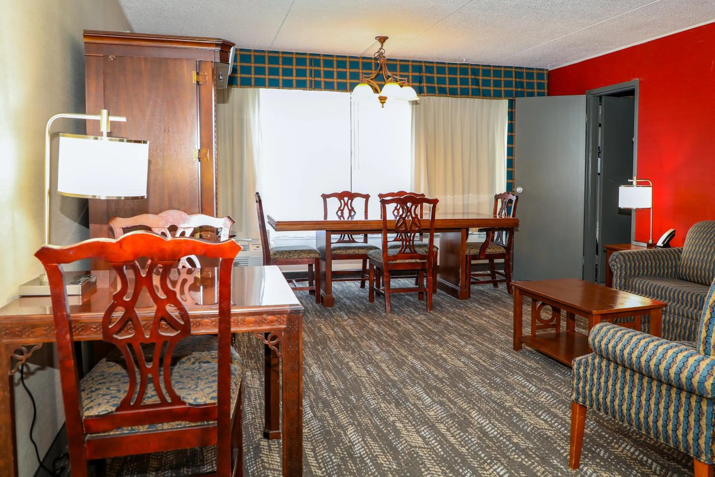 Living room in Ramada by Wyndham Cumberland Downtown