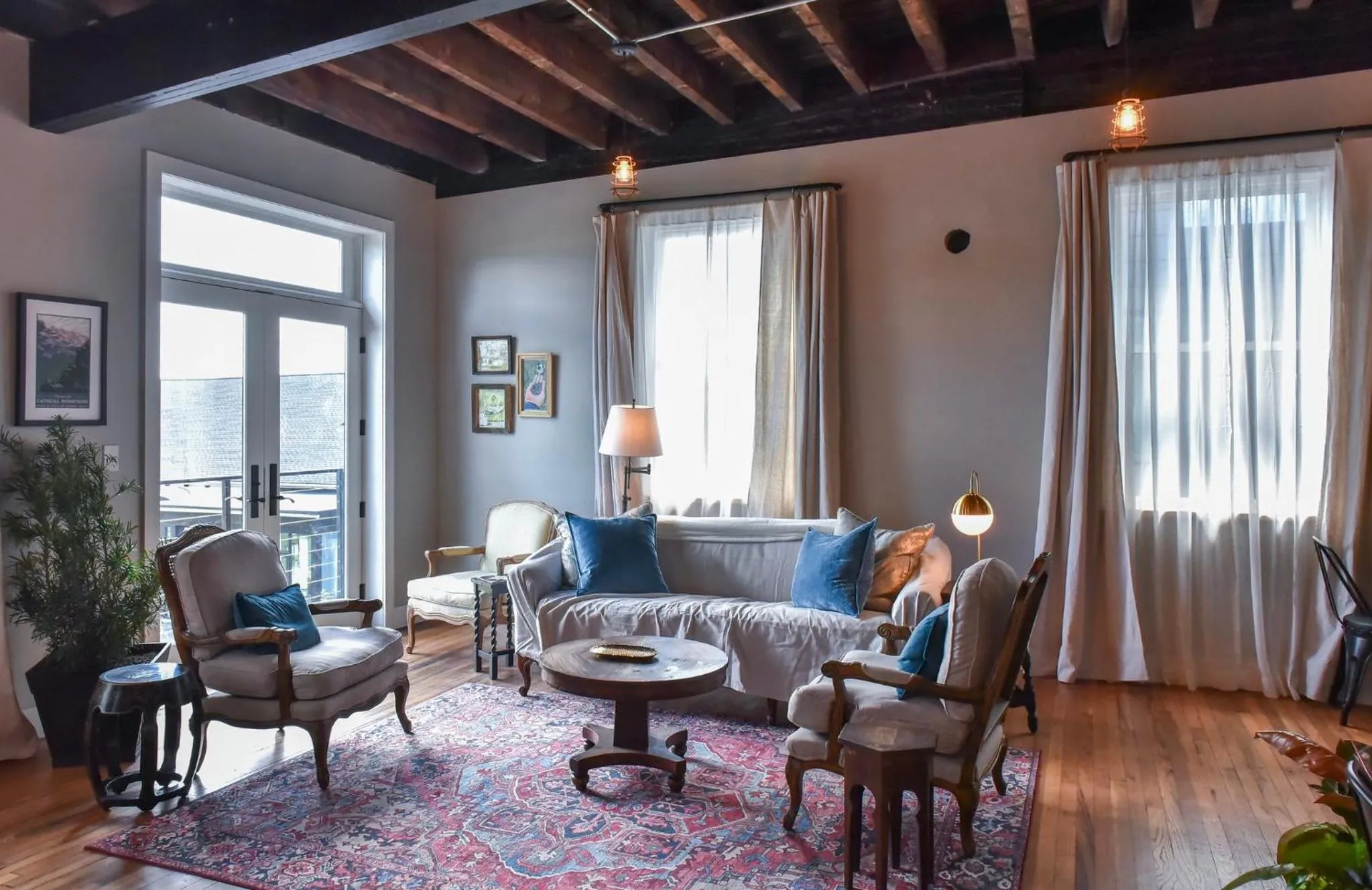 Photo of the whole room in voco James Newbury Hudson Valley by IHG