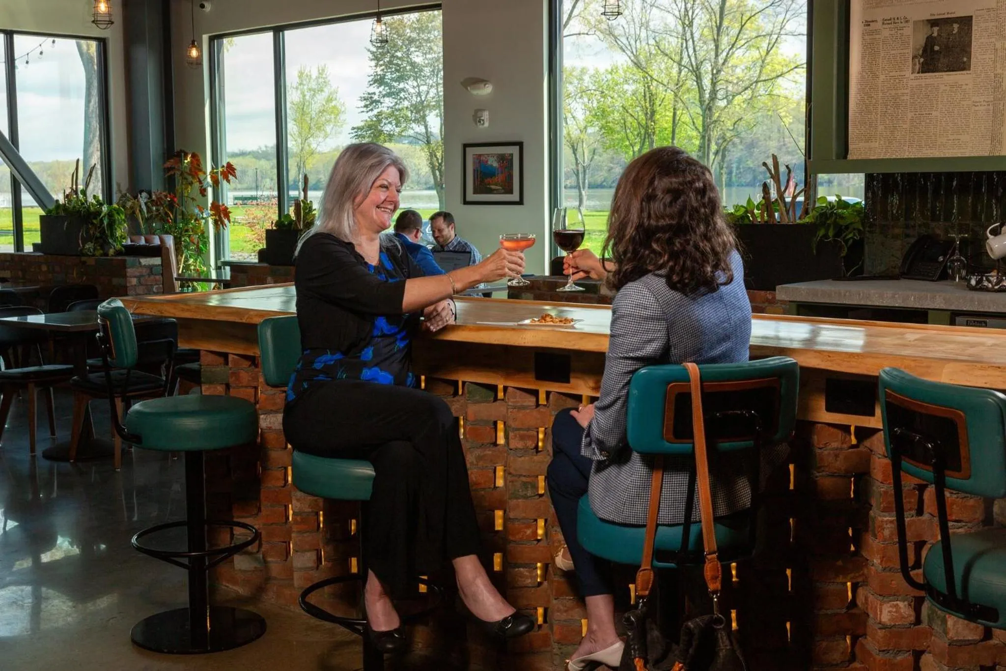 Lounge or bar in voco James Newbury Hudson Valley by IHG