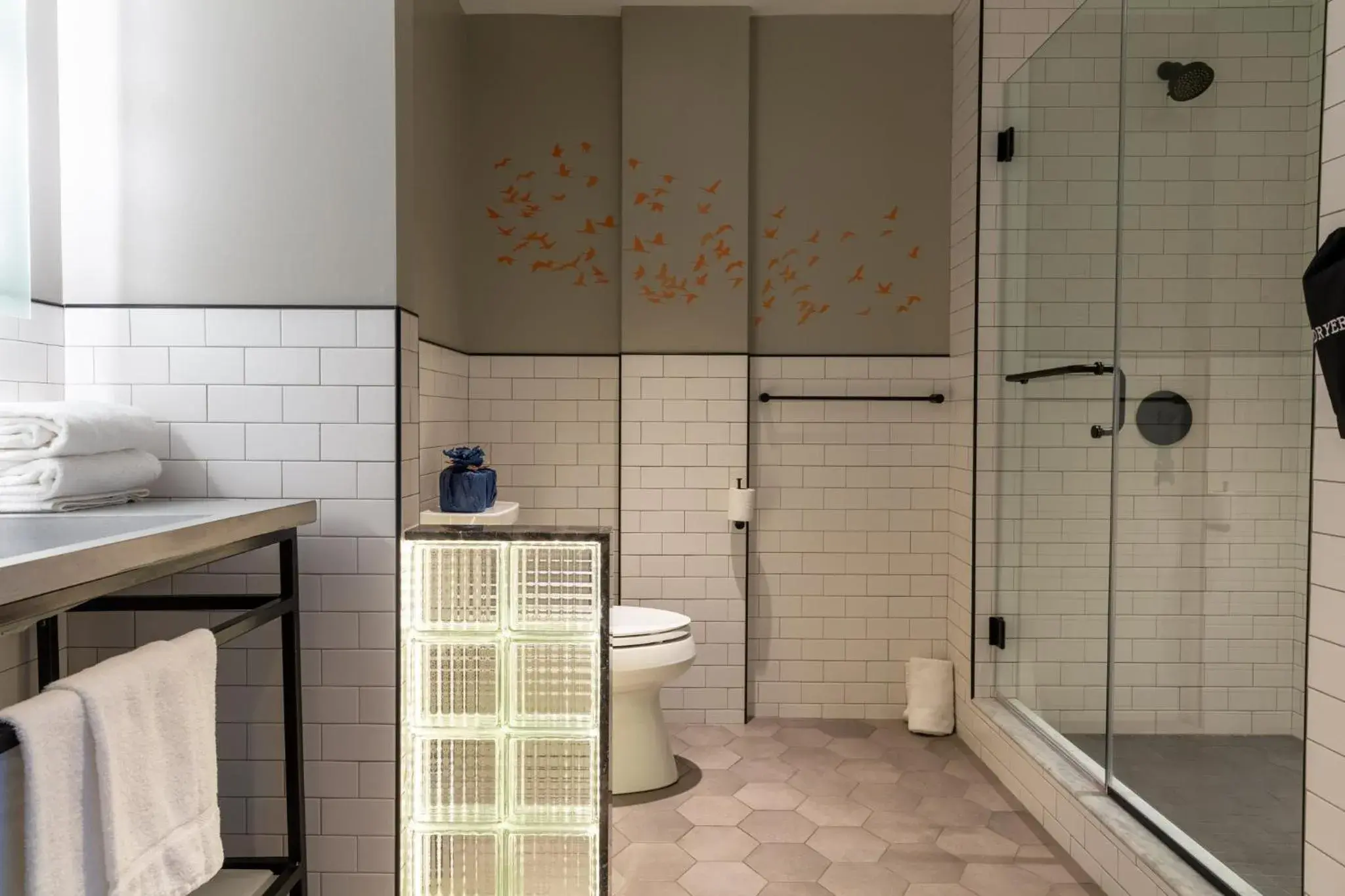 Premium Queen Room - Communications Accessible in voco James Newbury Hudson Valley by IHG Premium Queen Room - Communications Accessible in voco James Newbury Hudson Valley by IHG