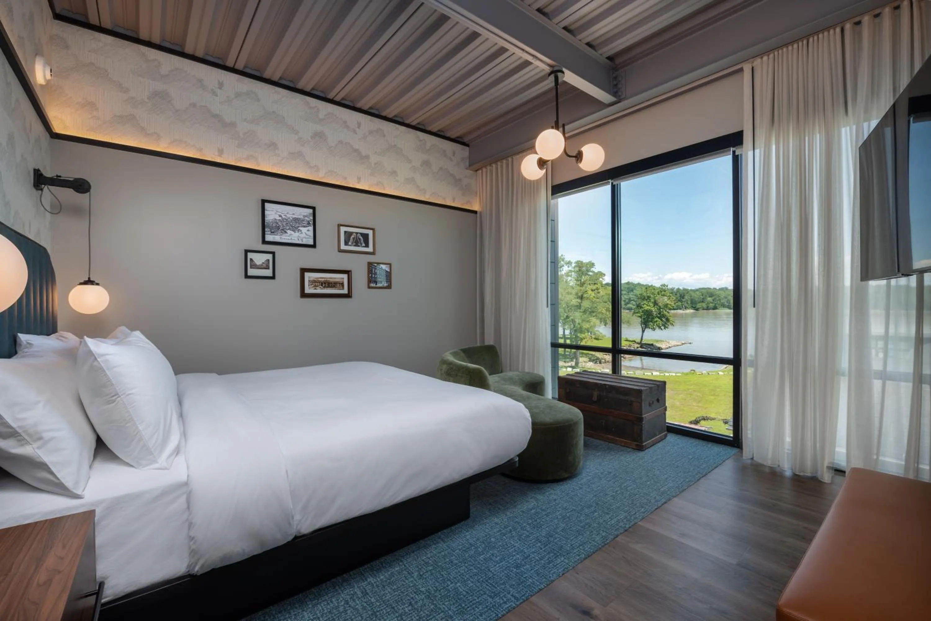 Bed in voco James Newbury Hudson Valley by IHG