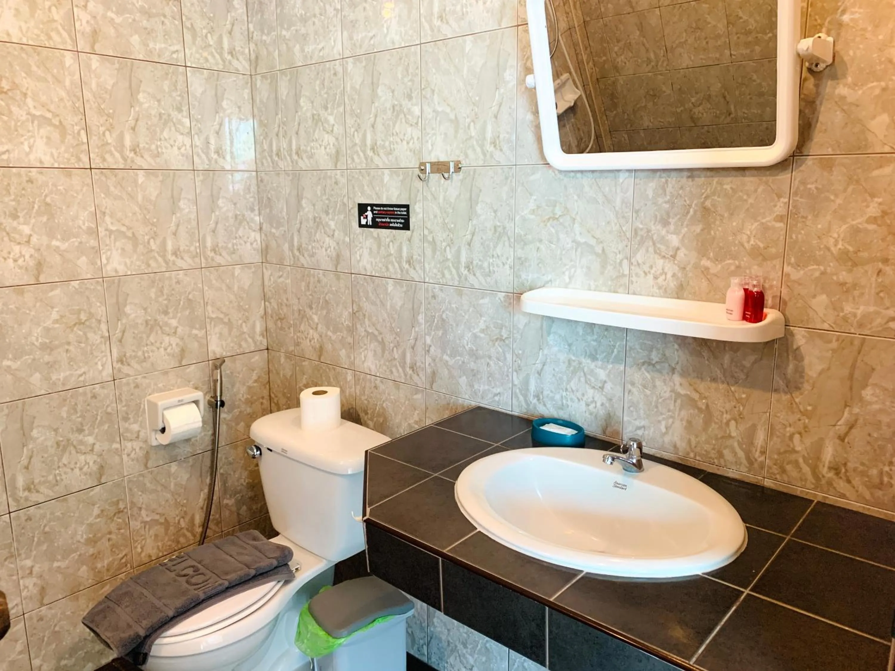 Toilet in Scan House Apartment