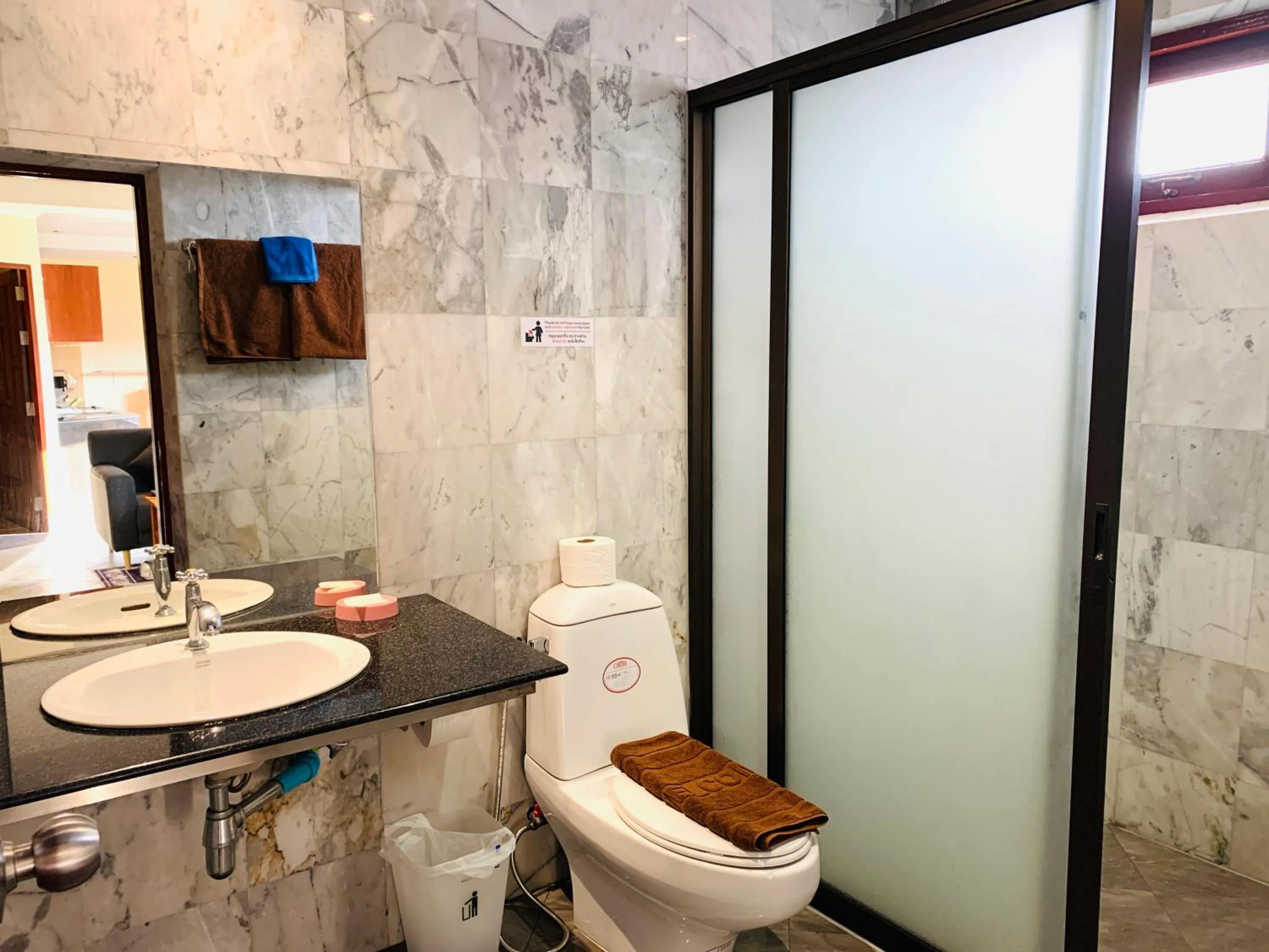 Toilet in Scan House Apartment