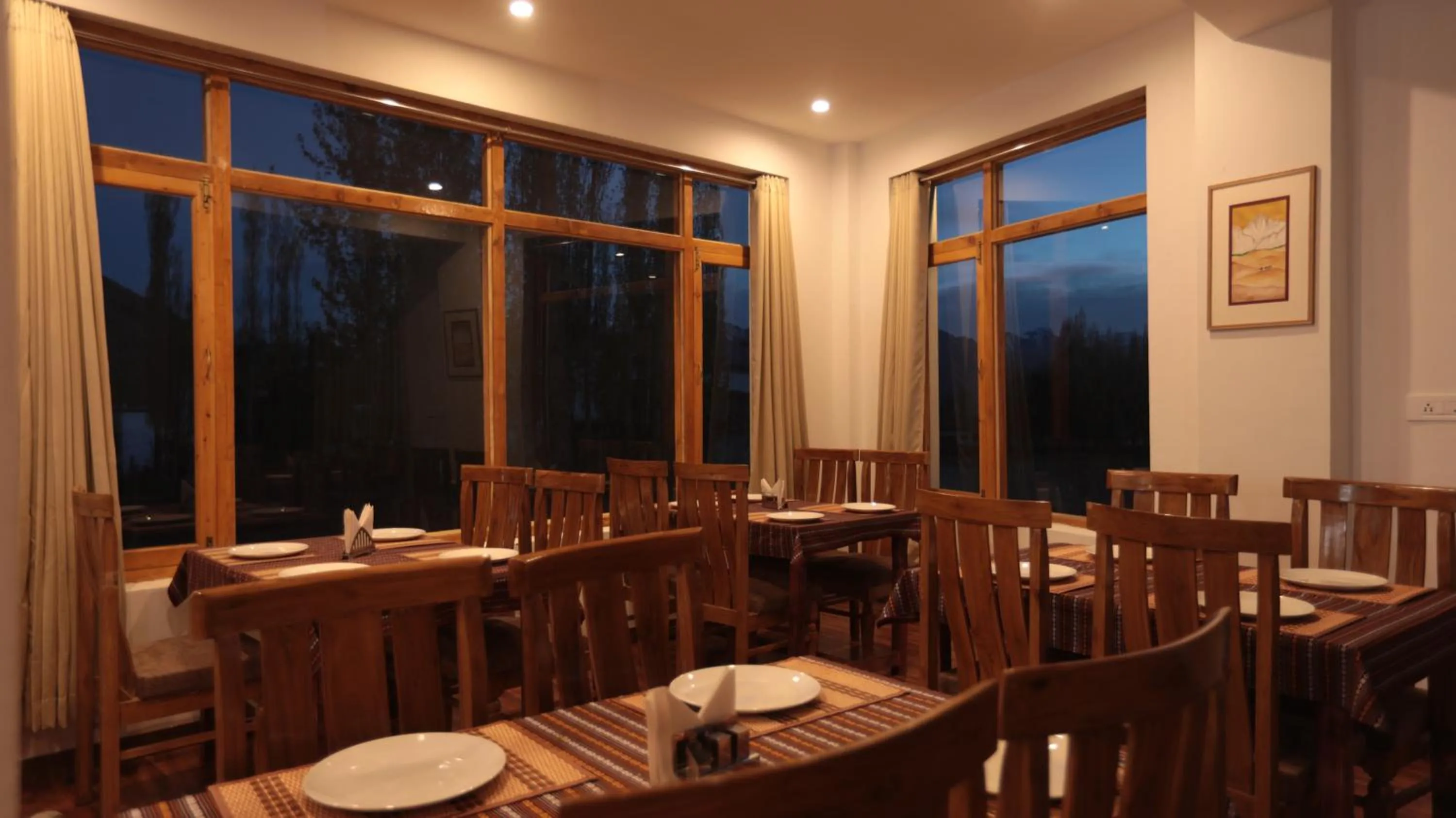 Restaurant/places to eat in Hotel Youthok Heritage