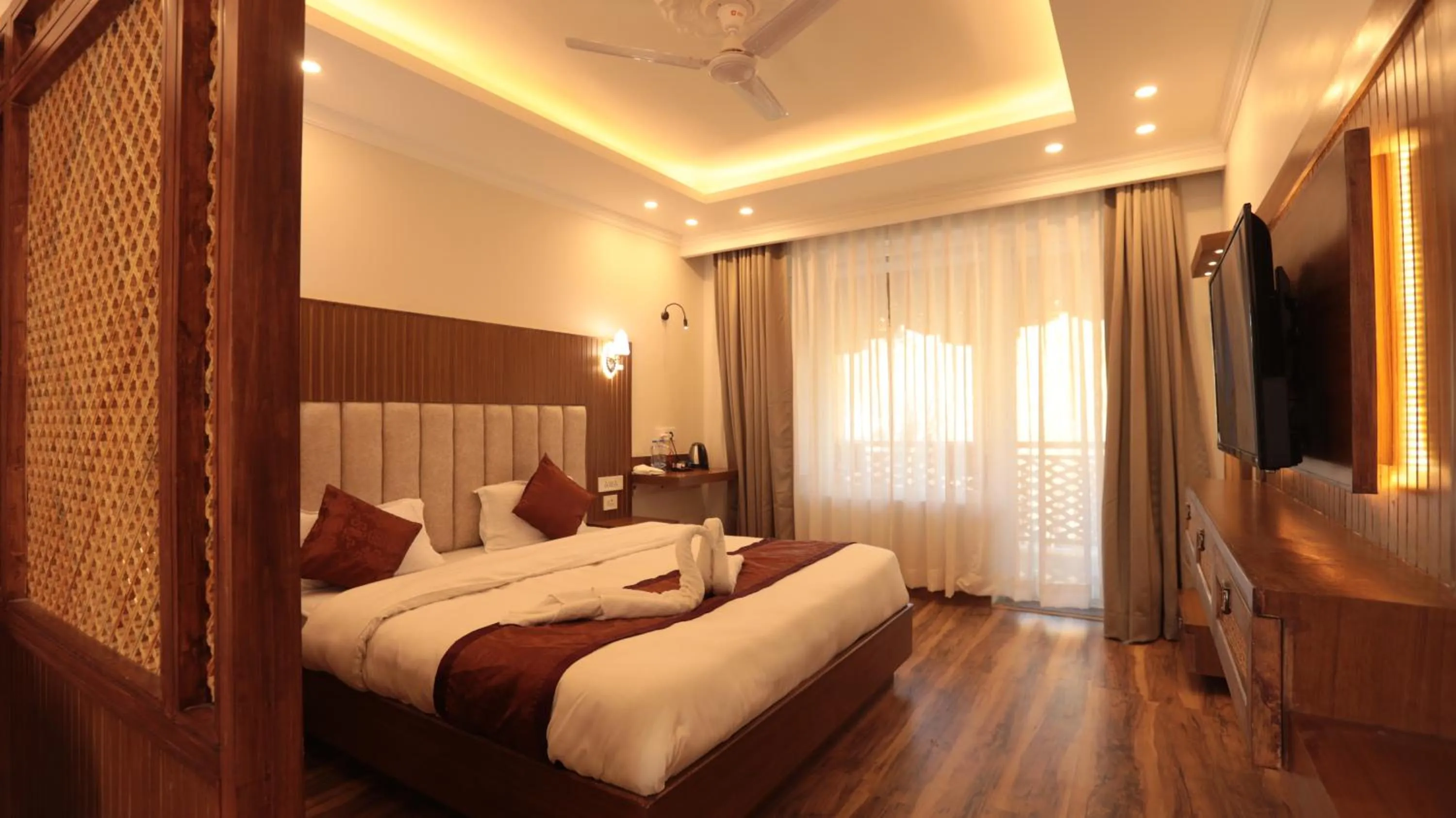 TV and multimedia, Bed in Hotel Youthok Heritage