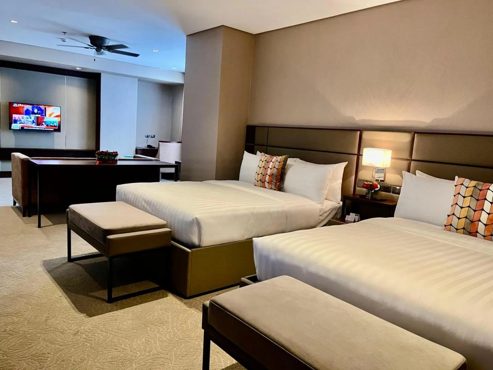 Photo of the whole room, Bed in The Plaza Garden Hotel and Residences