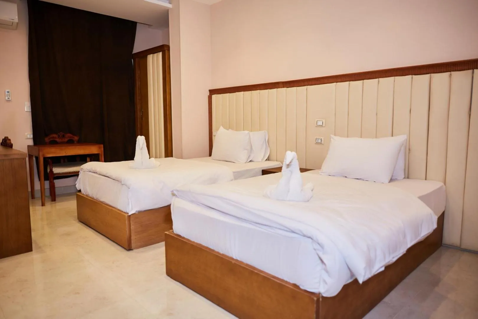 Bed in Grand Pyramid View Hotel