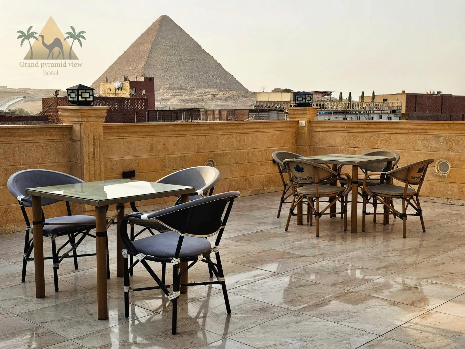 Restaurant/places to eat in Grand Pyramid View Hotel