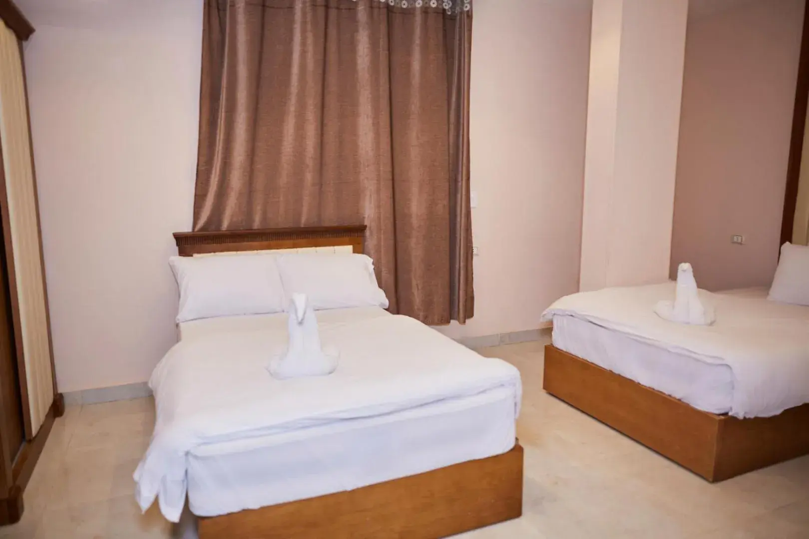 Triple Room with Mountain View in Grand Pyramid View Hotel Triple Room with Mountain View in Grand Pyramid View Hotel