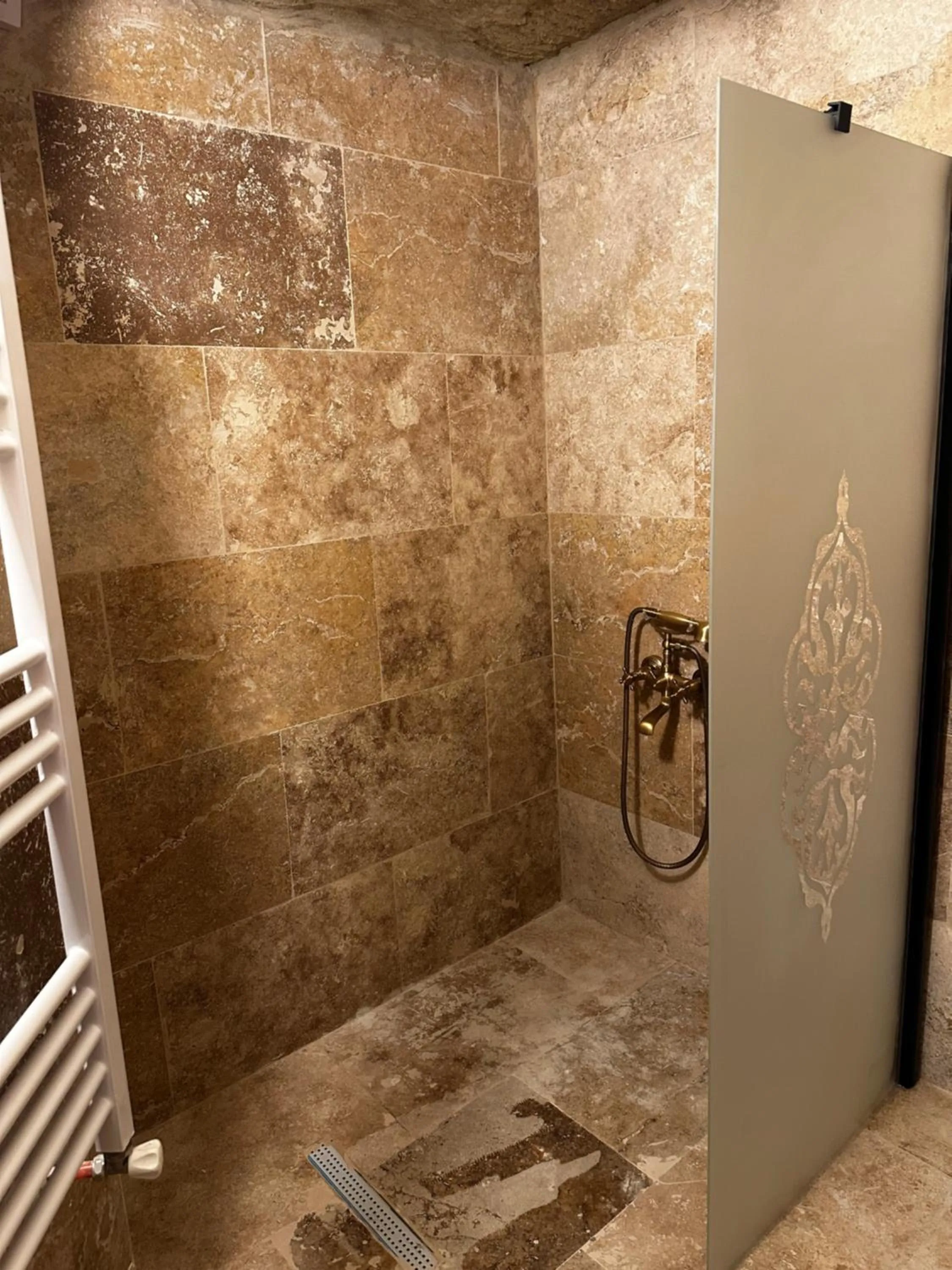 Shower in Kale House Nar