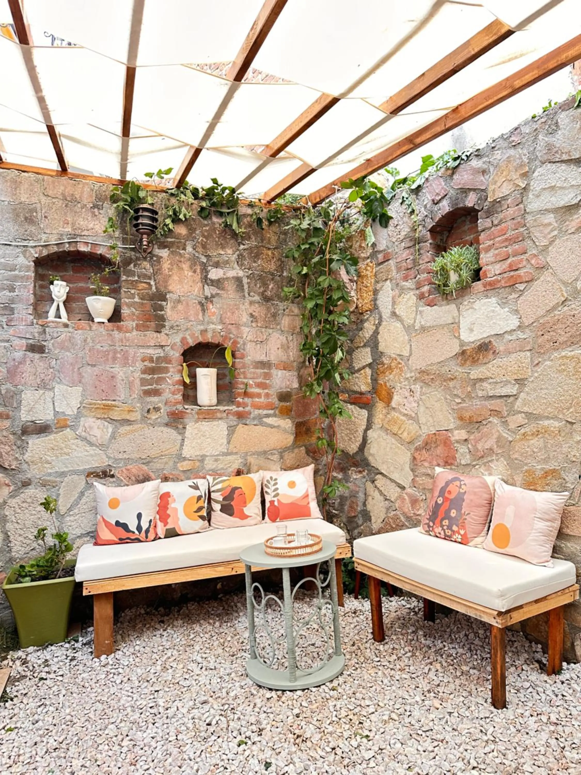 Seating area in Hanole Guest House
