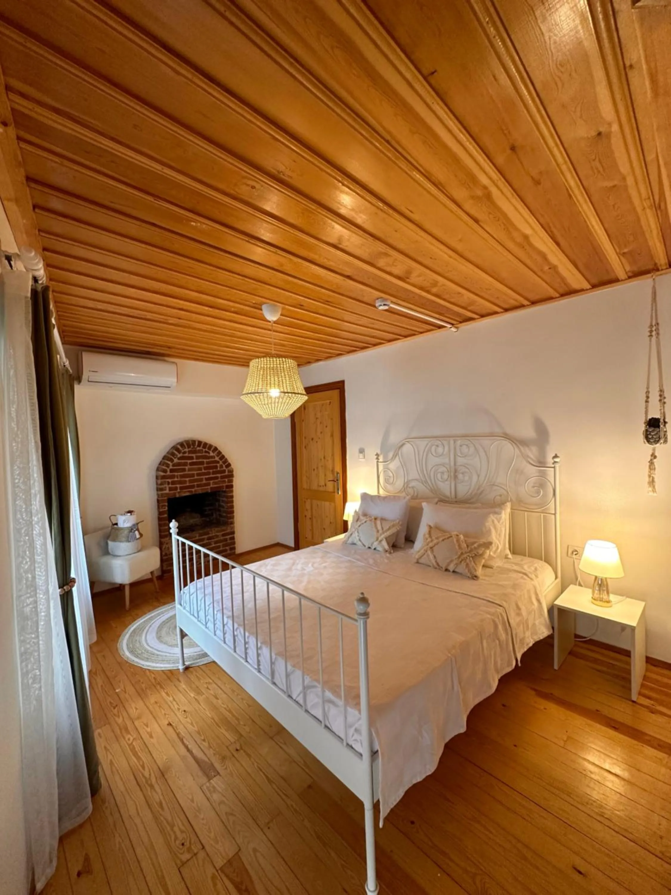 Bed in Hanole Guest House