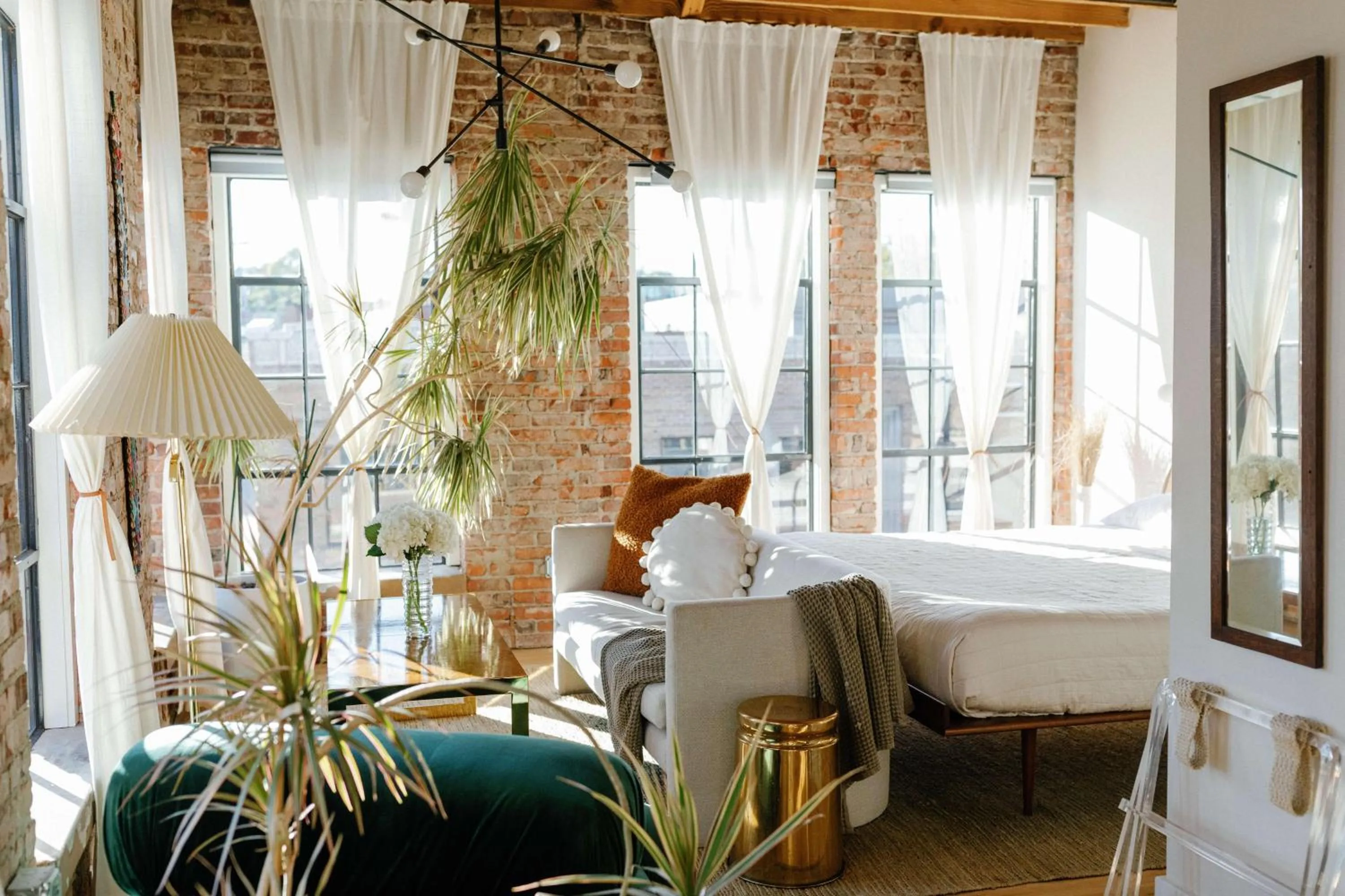 Bed in Hotel No-Vacancy