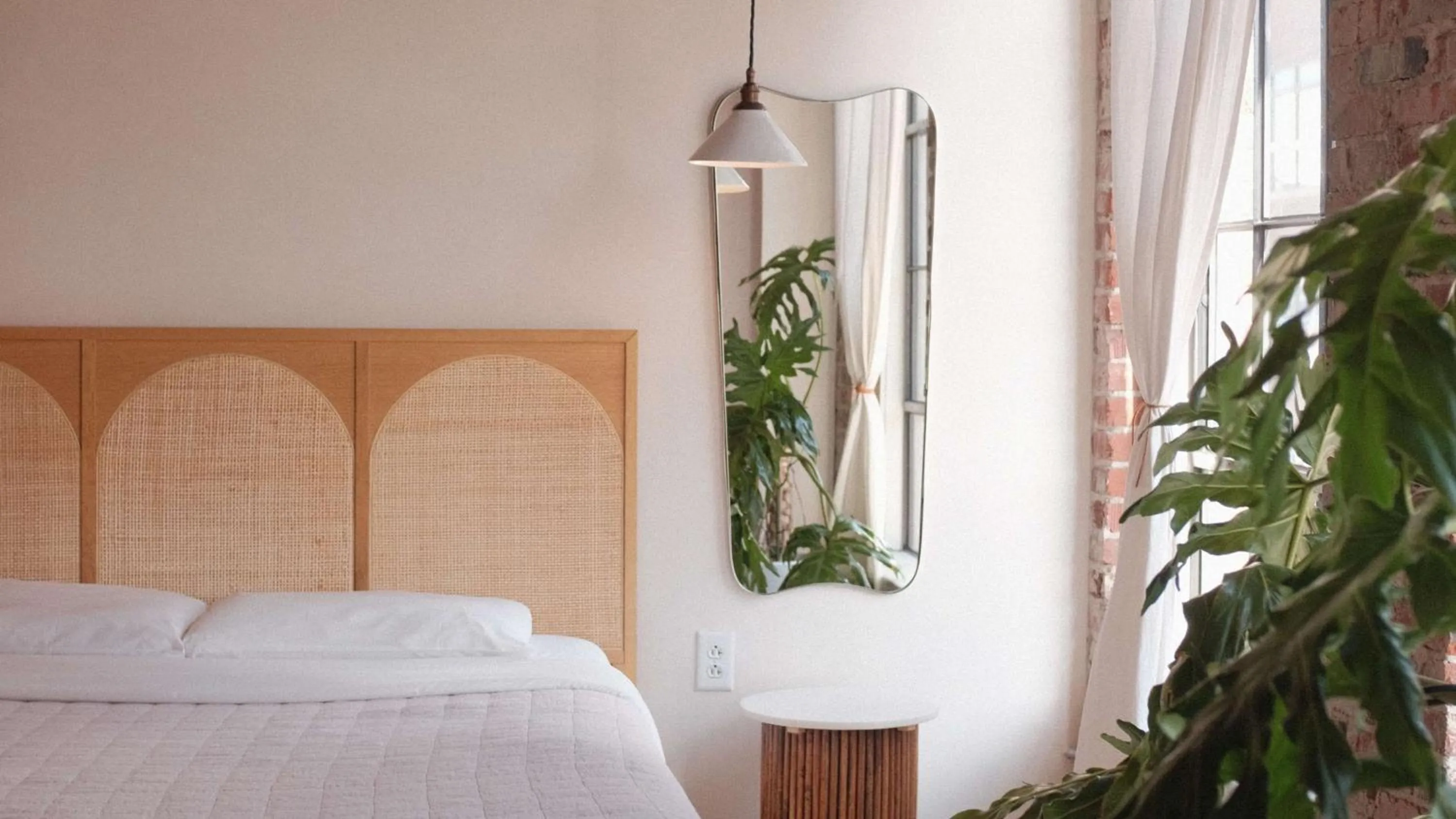 Bed in Hotel No-Vacancy