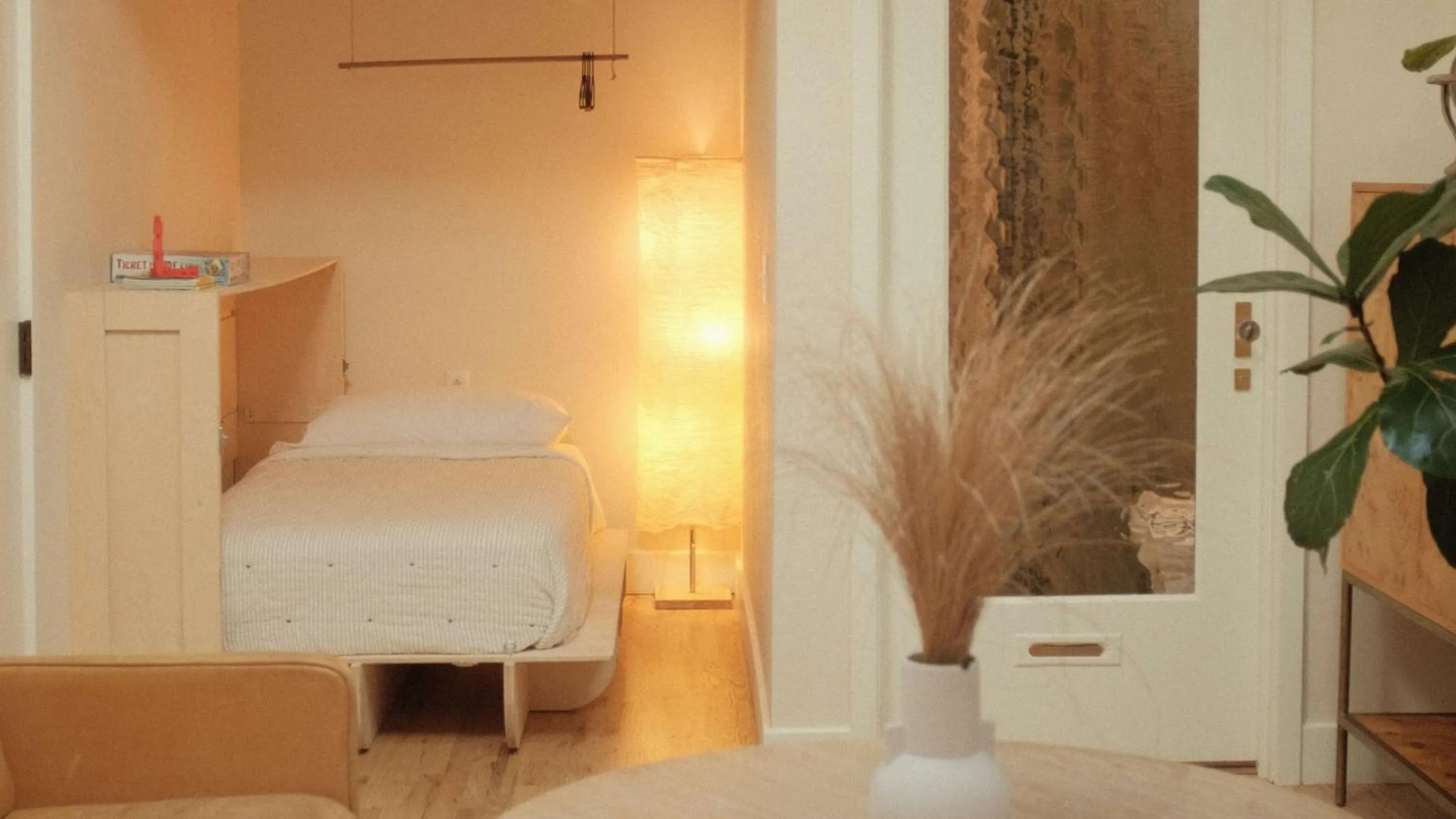 Bed in Hotel No-Vacancy