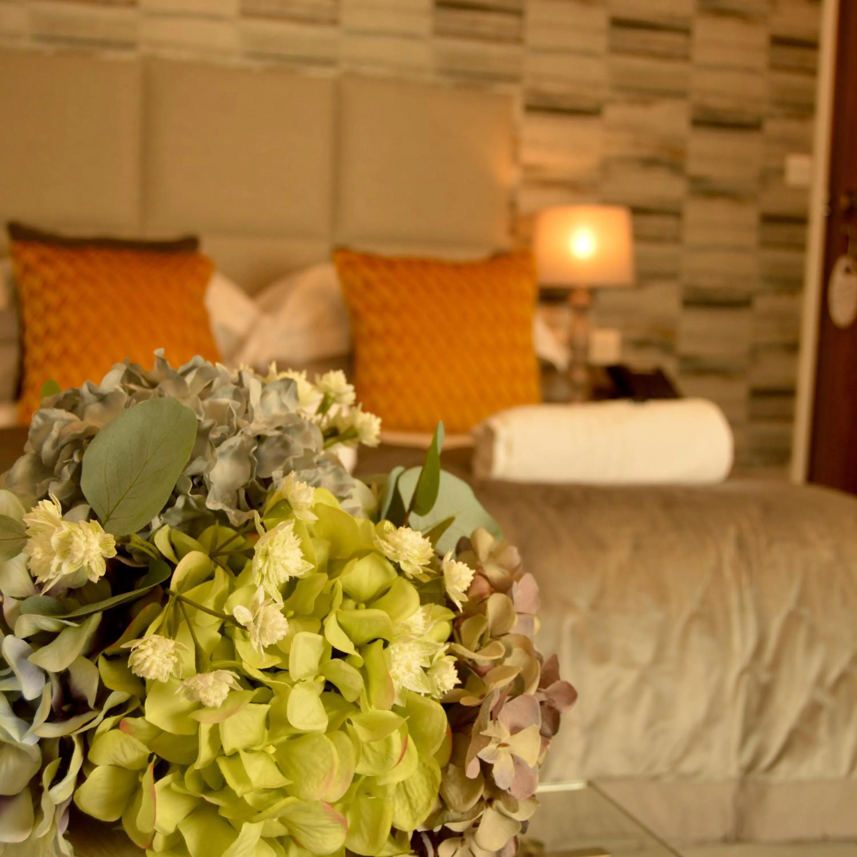 Bed in Le Bouchon Brasserie & Hotel