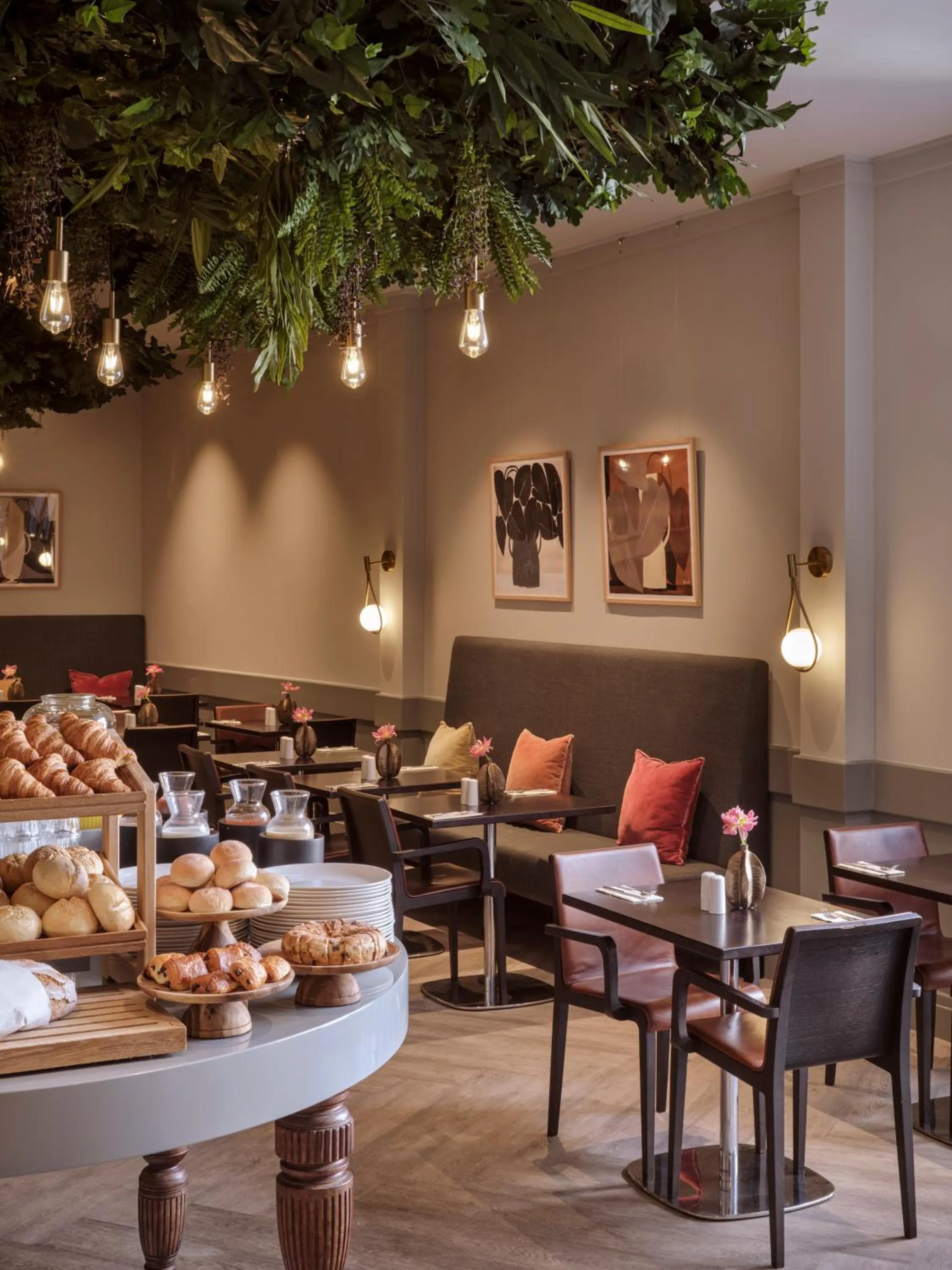 Breakfast in Park Centraal Den Haag, part of Sircle Collection