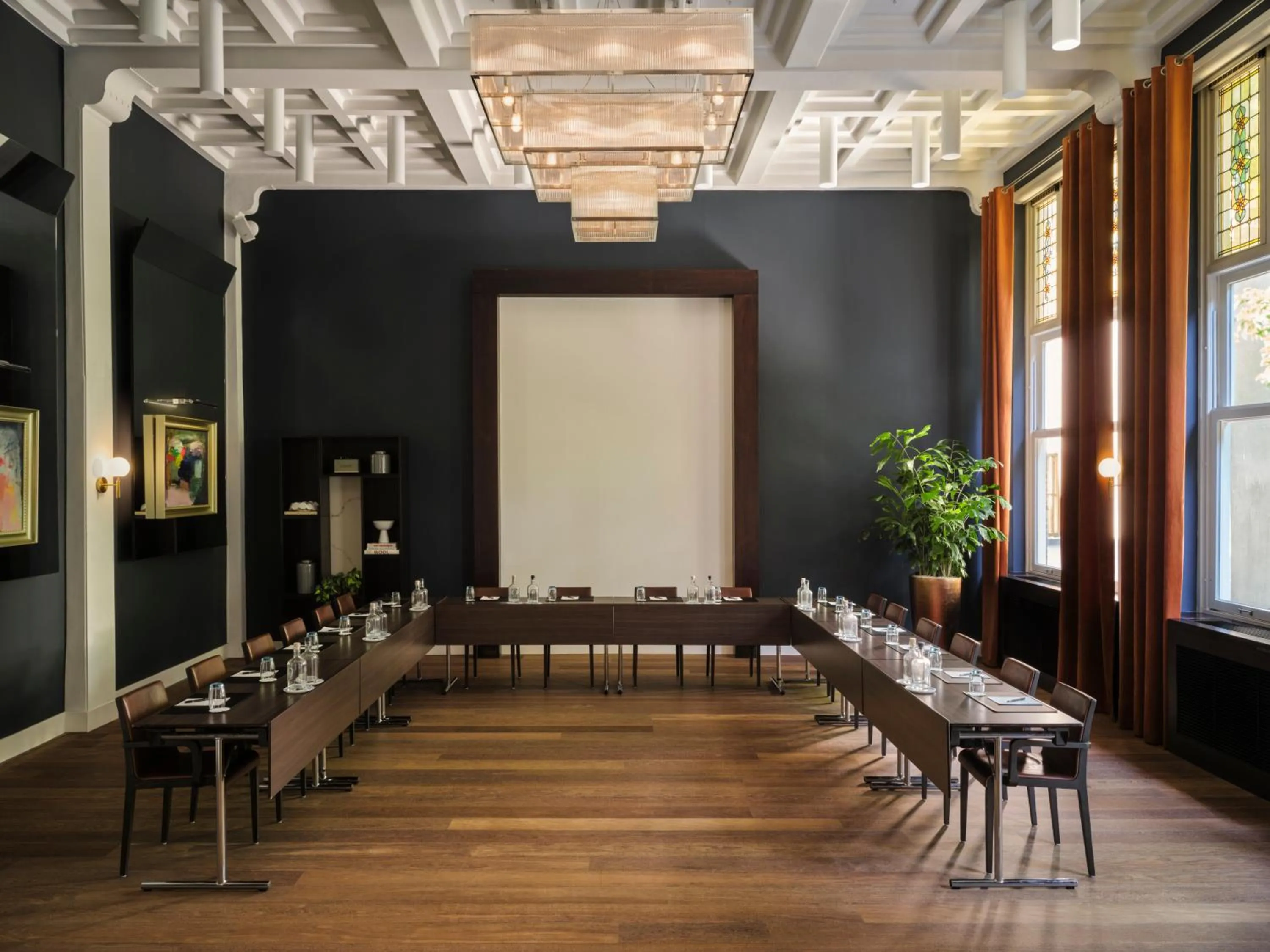 Meeting/conference room in Park Centraal Den Haag, part of Sircle Collection