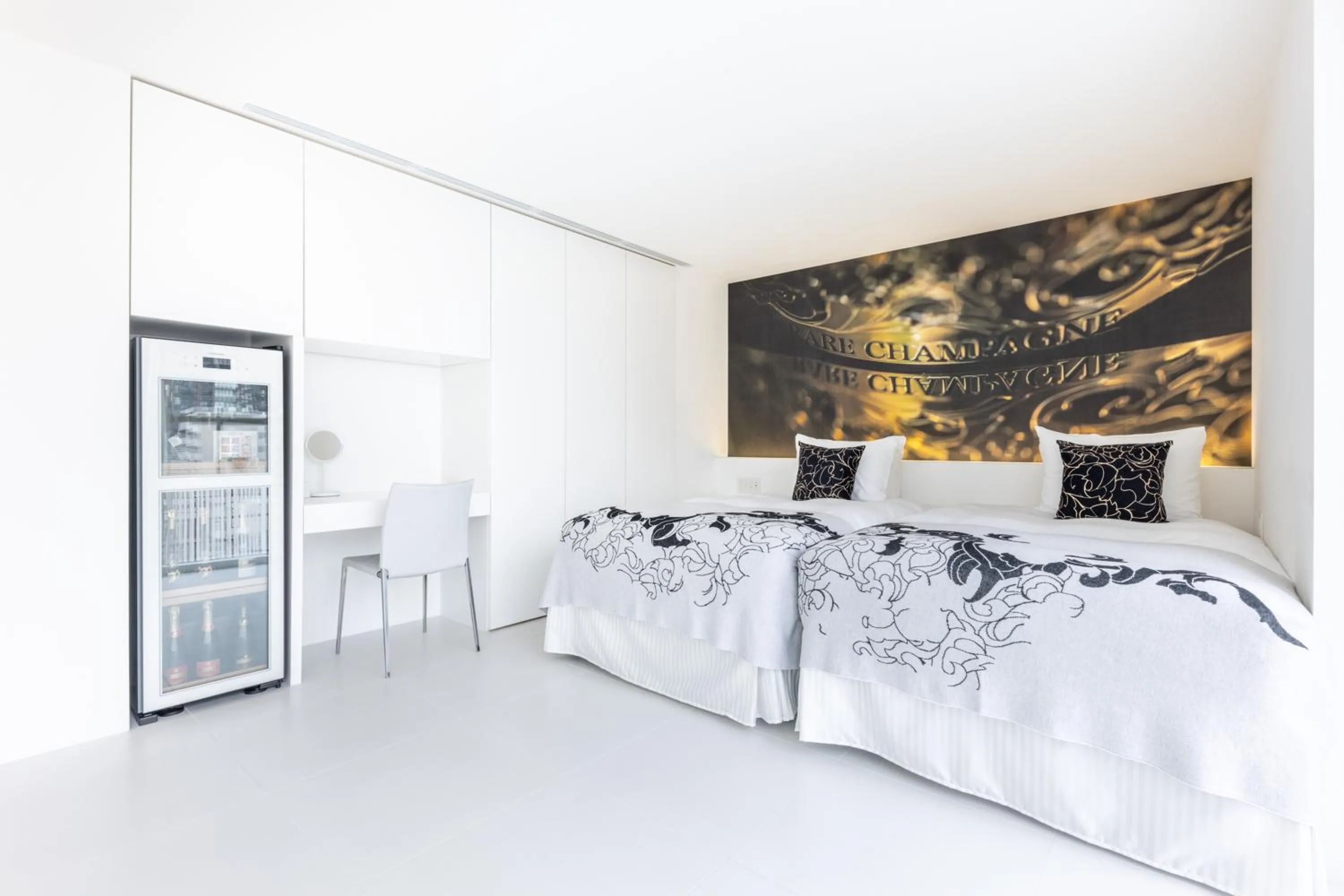 Bed in CUVEE J2 HOTEL OSAKA by Onko Chishin