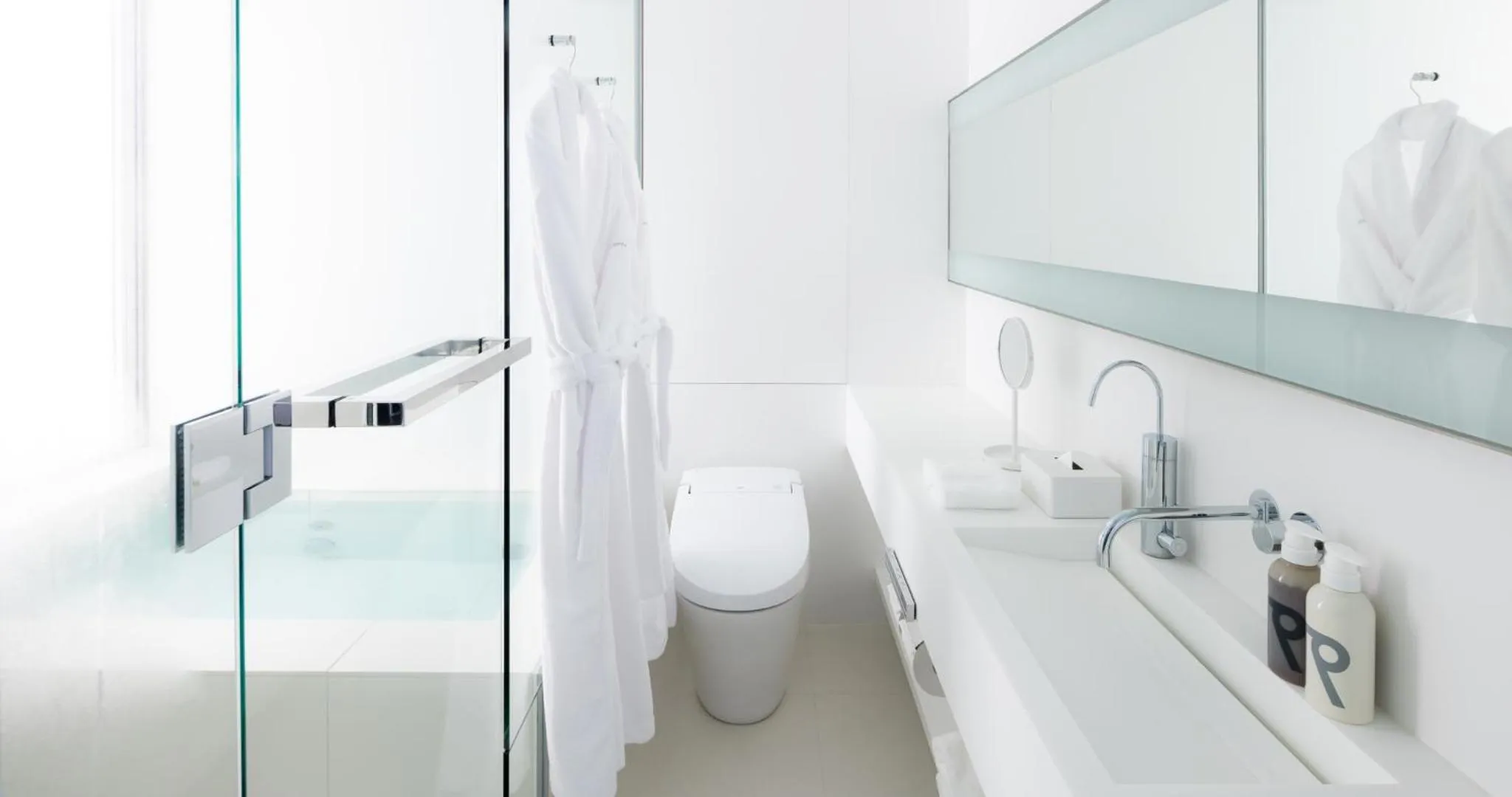 Toilet in CUVEE J2 HOTEL OSAKA by Onko Chishin