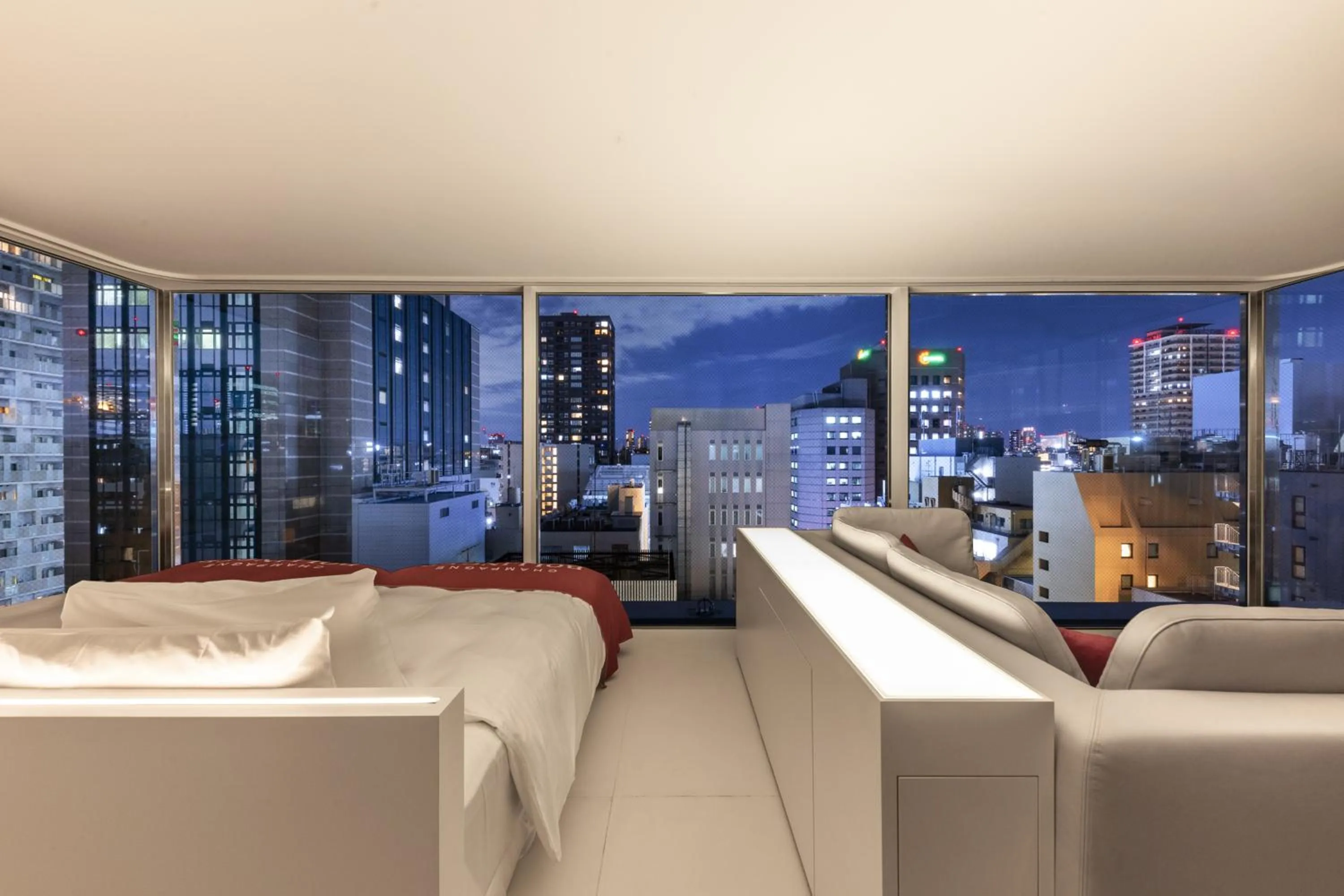 Bed in CUVEE J2 HOTEL OSAKA by Onko Chishin