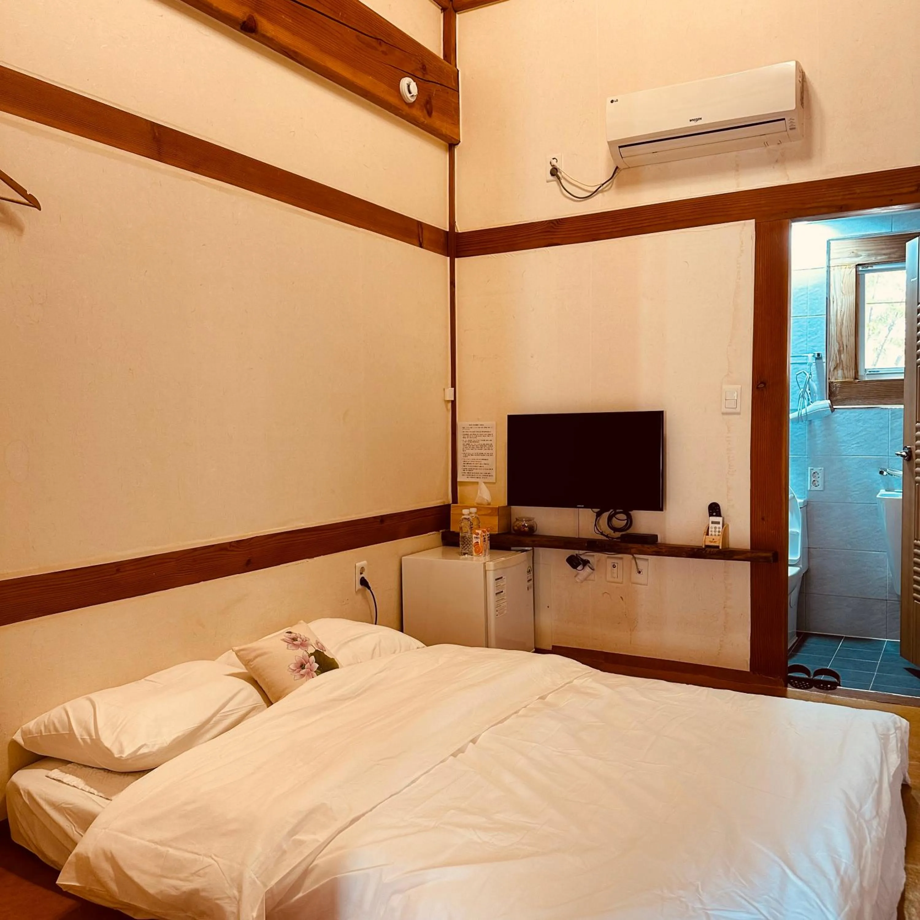 Bed in Jeonju Hanok village Deoksugung