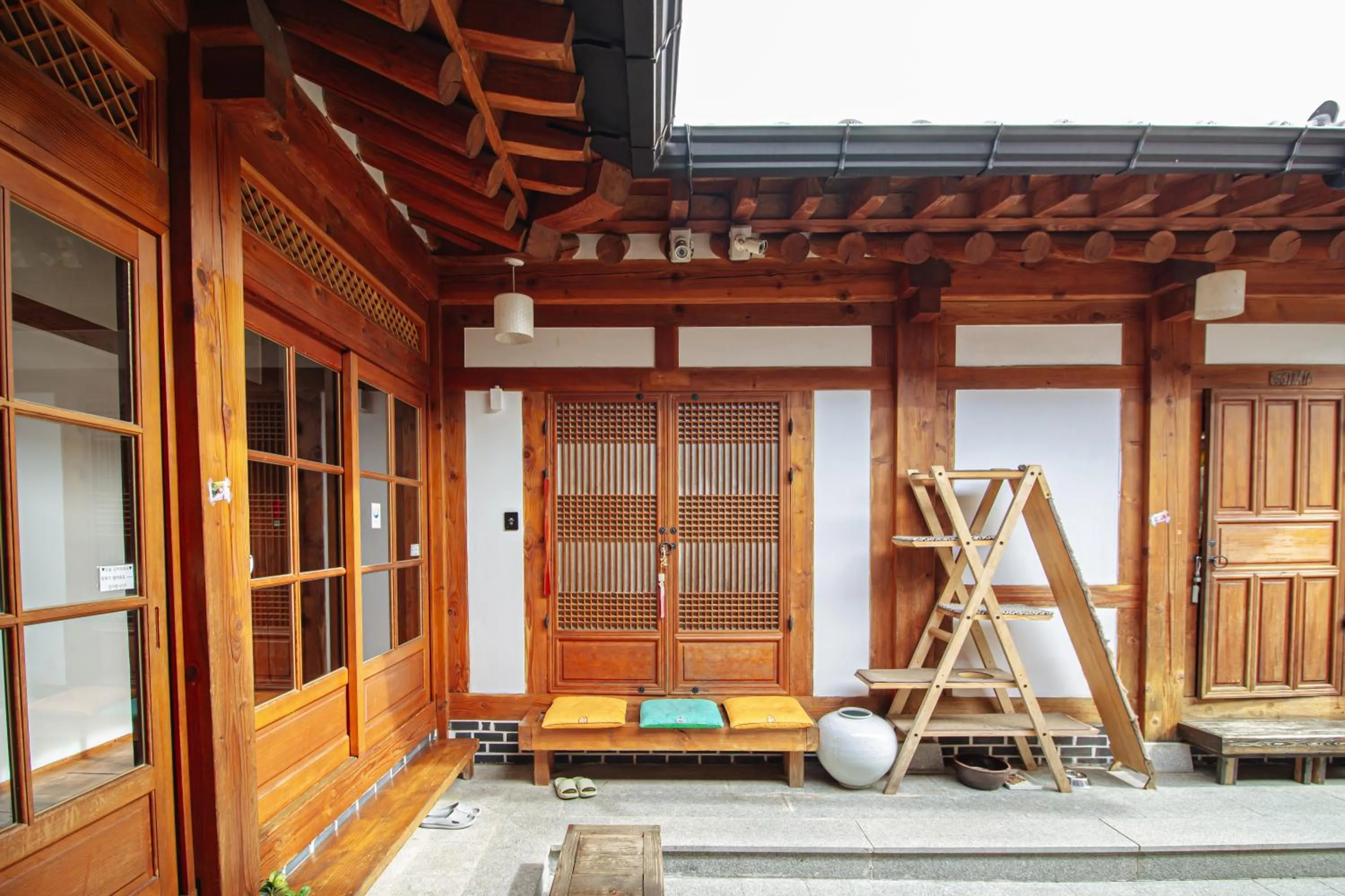 Property building in Jeonju Hanok village Deoksugung