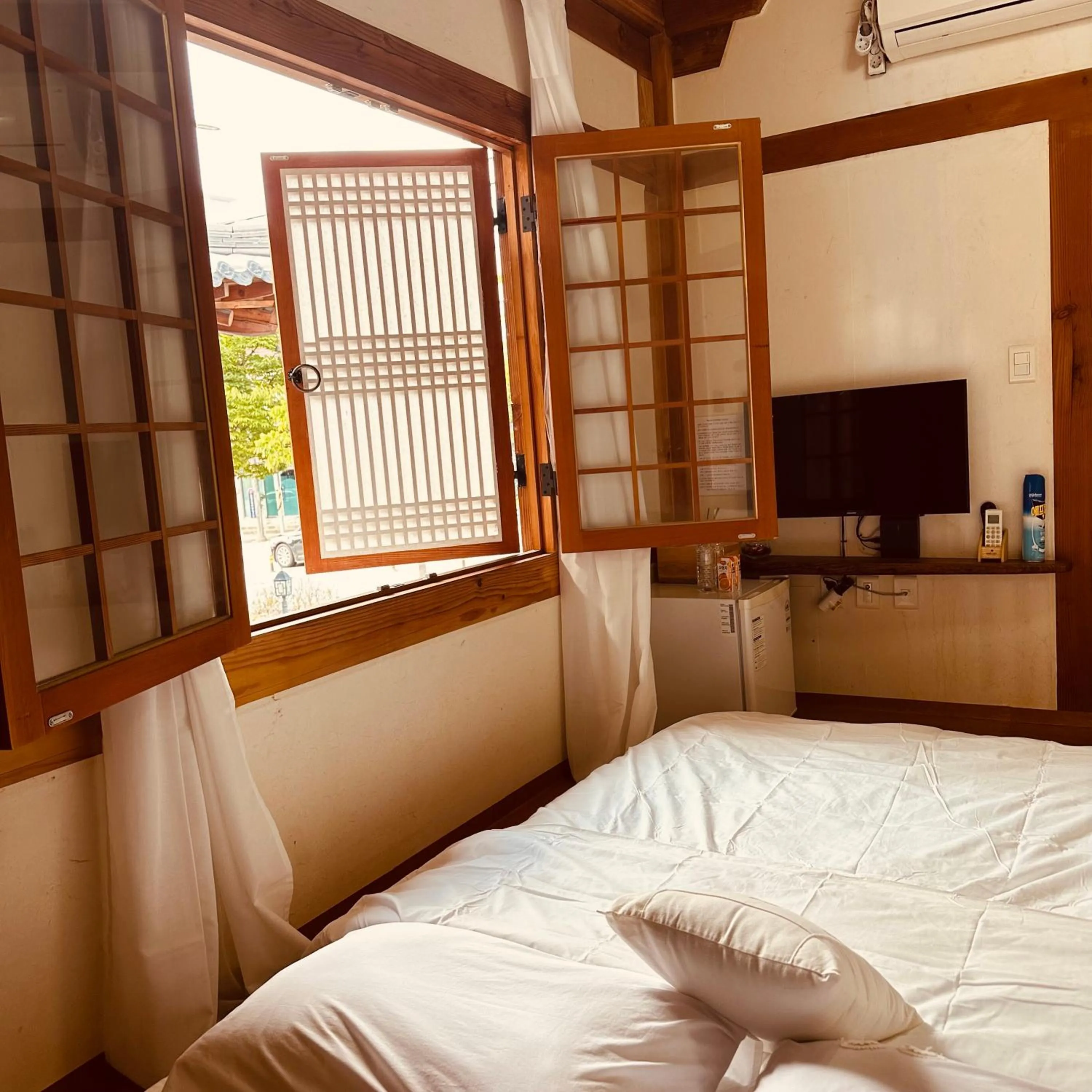 Bed in Jeonju Hanok village Deoksugung