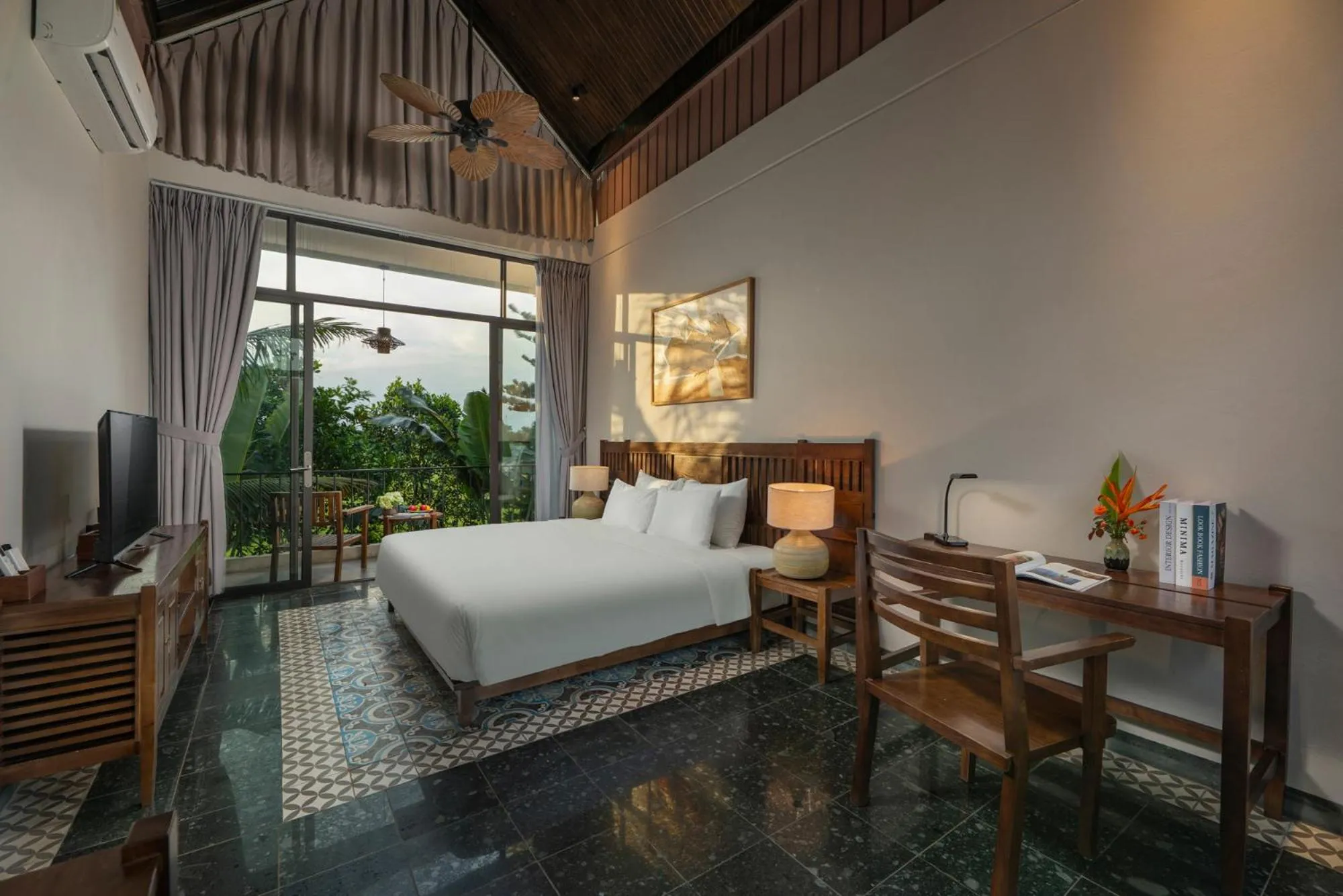 Bed in Coco Island Resort Ninh Binh