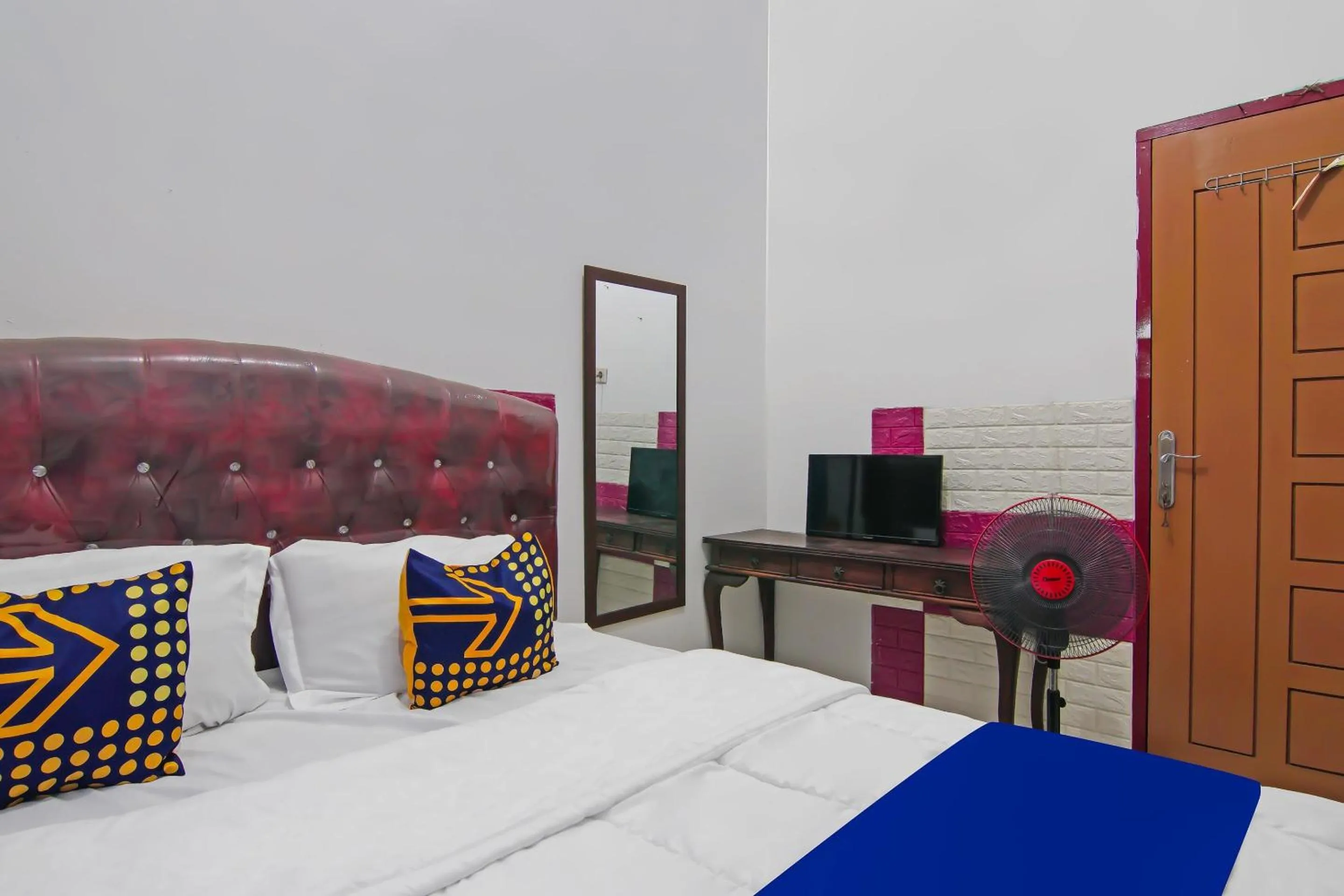 Bedroom, Bed in Hotel O Putri Guest House Syariah Near SPBU Rimbo Panjang