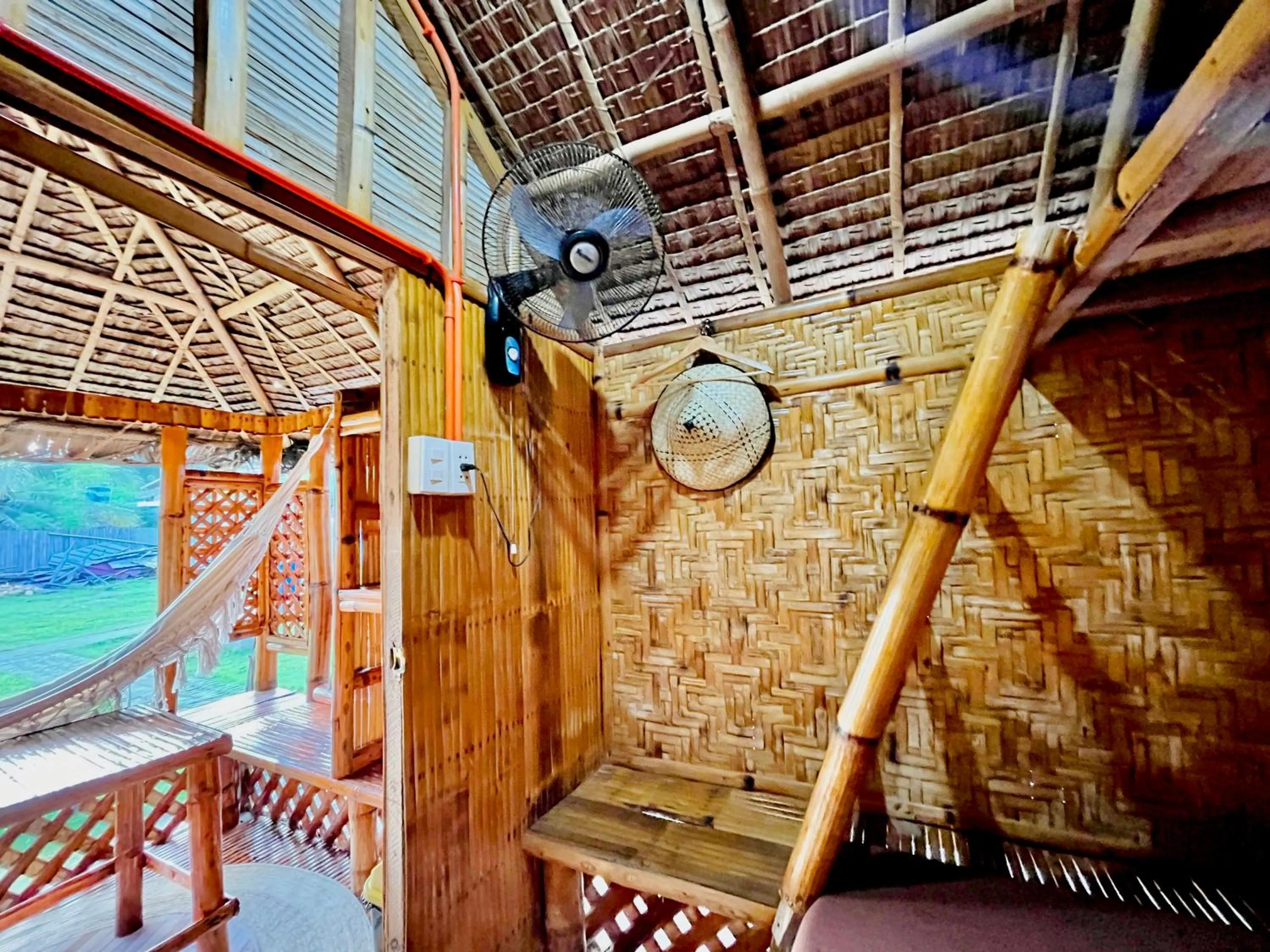 On Board Panglao Beach Hostel & Resort with FREE MOTORBIKE