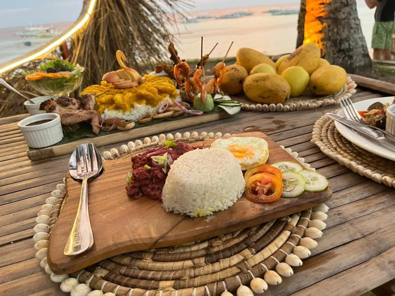 On Board Panglao Beach Hostel & Resort with FREE MOTORBIKE