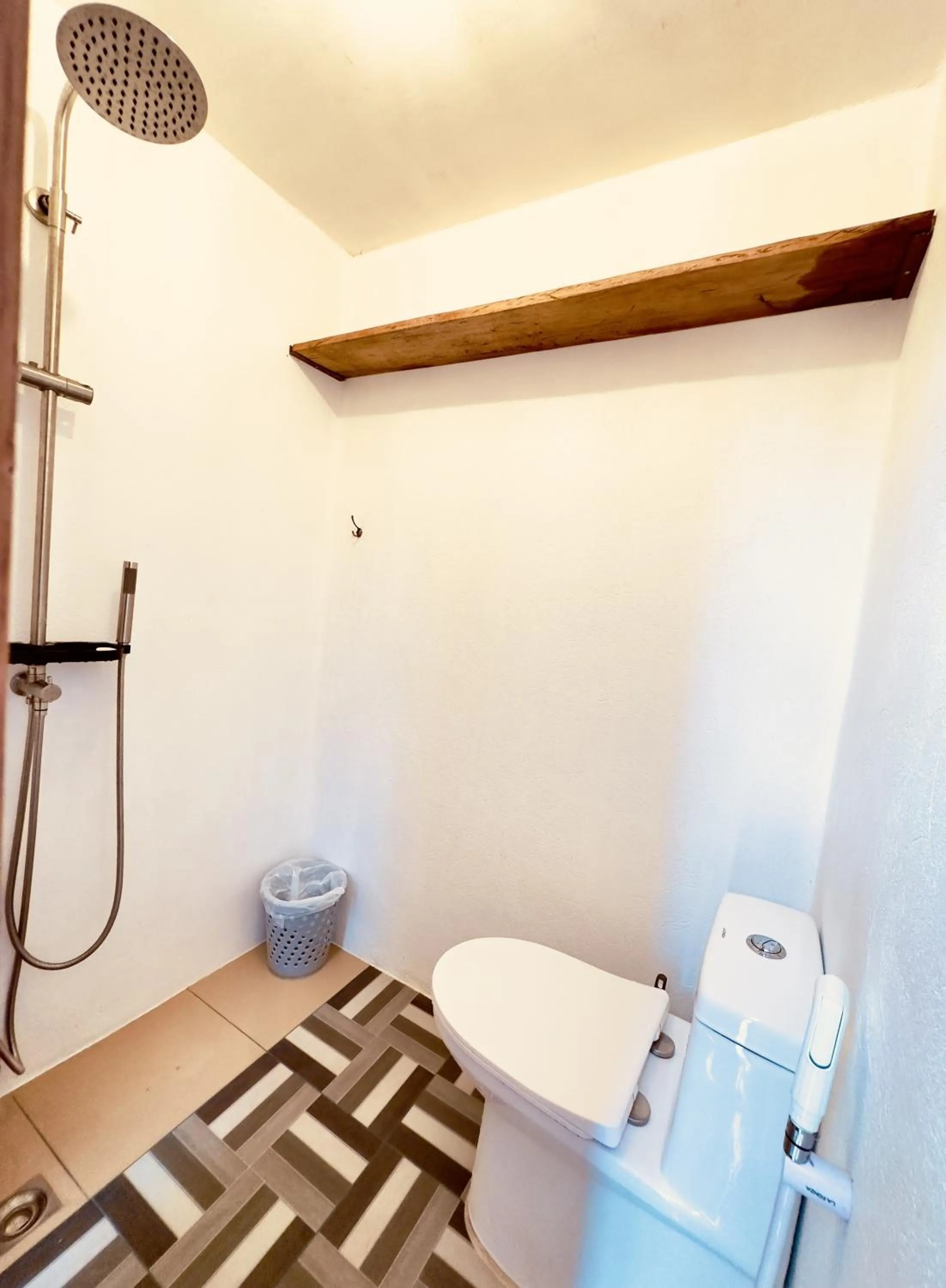 On Board Panglao Beach Hostel & Resort with FREE MOTORBIKE