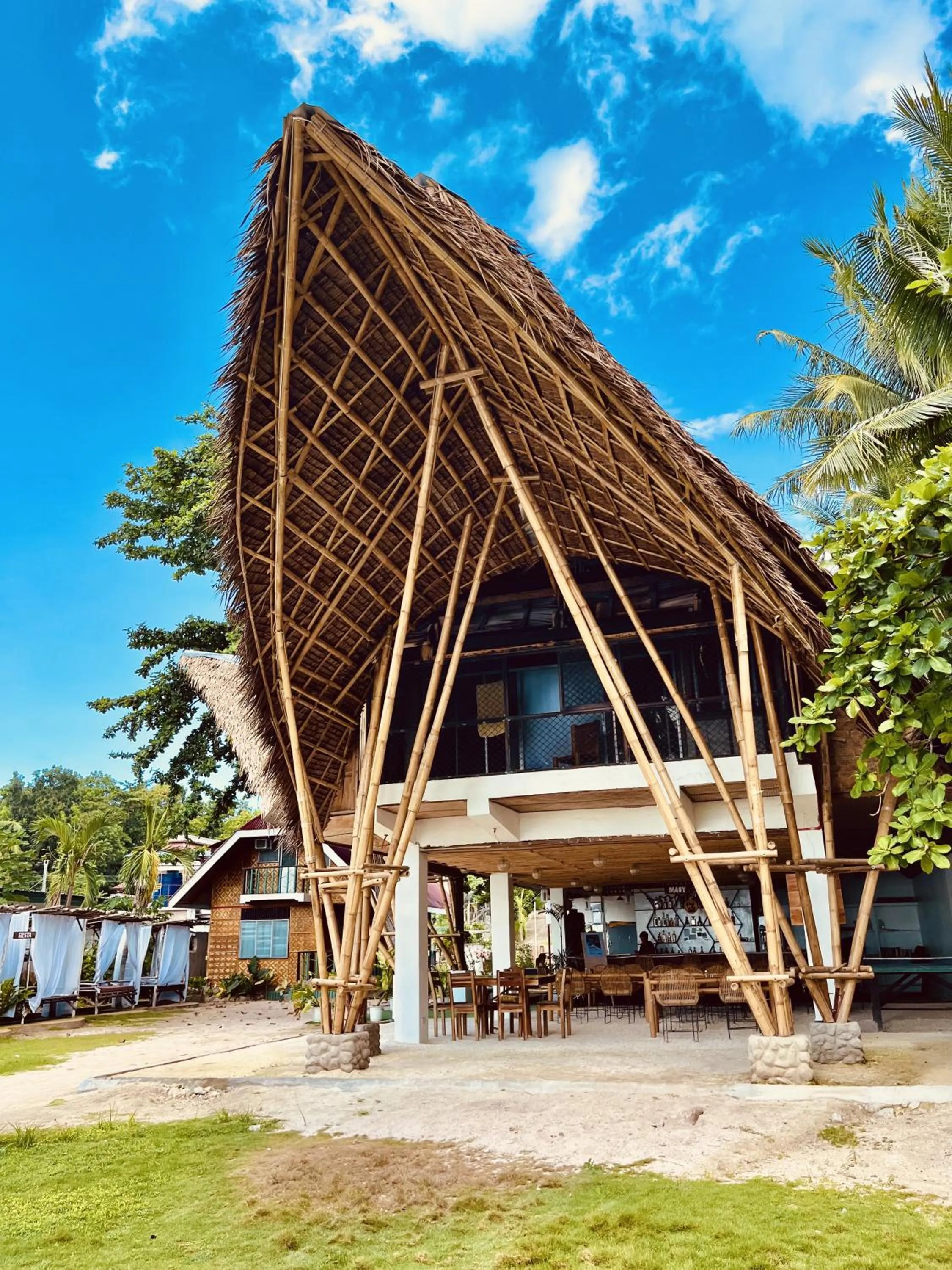 On Board Panglao Beach Hostel & Resort with FREE MOTORBIKE