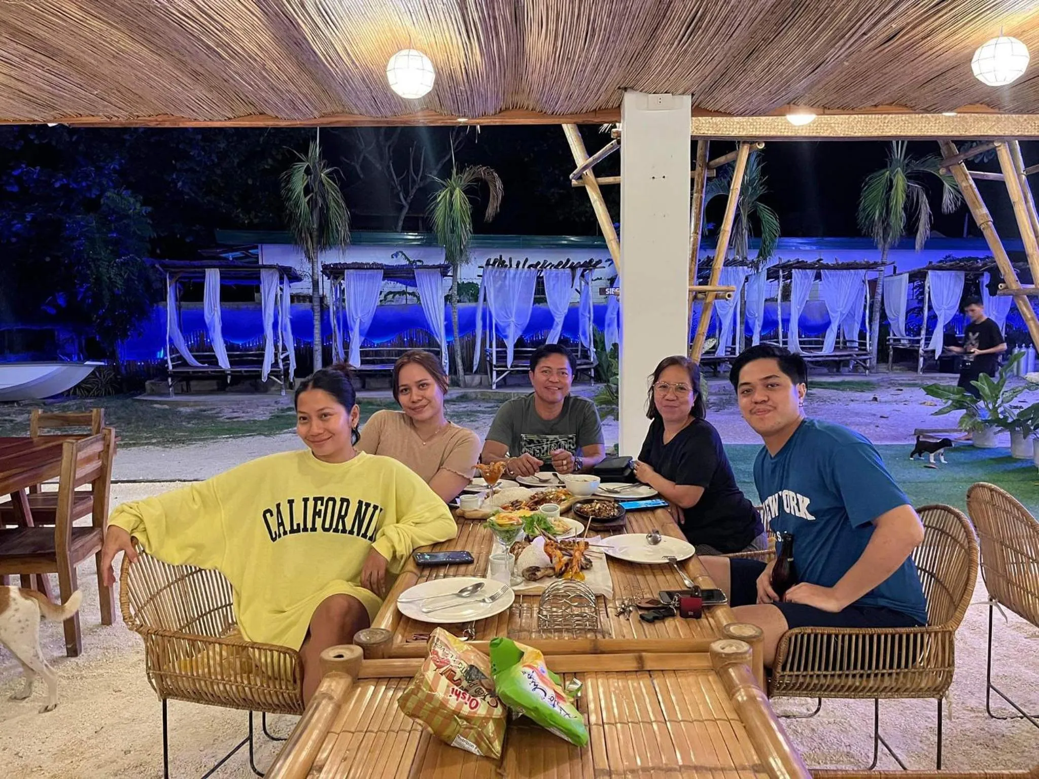 On Board Panglao Beach Hostel & Resort with FREE MOTORBIKE