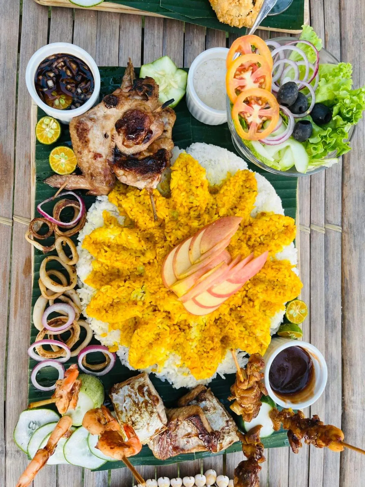 On Board Panglao Beach Hostel & Resort with FREE MOTORBIKE