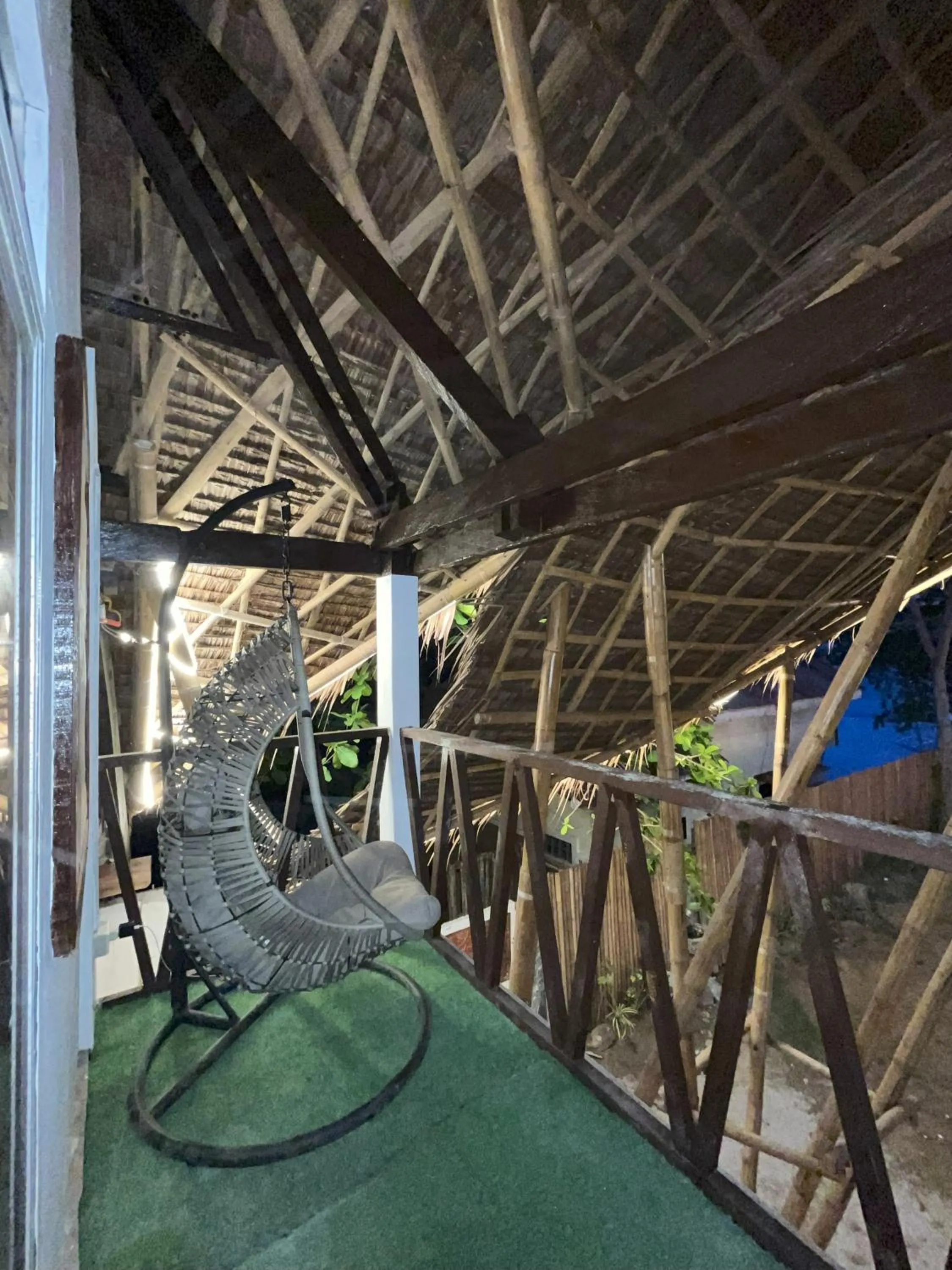 On Board Panglao Beach Hostel & Resort with FREE MOTORBIKE