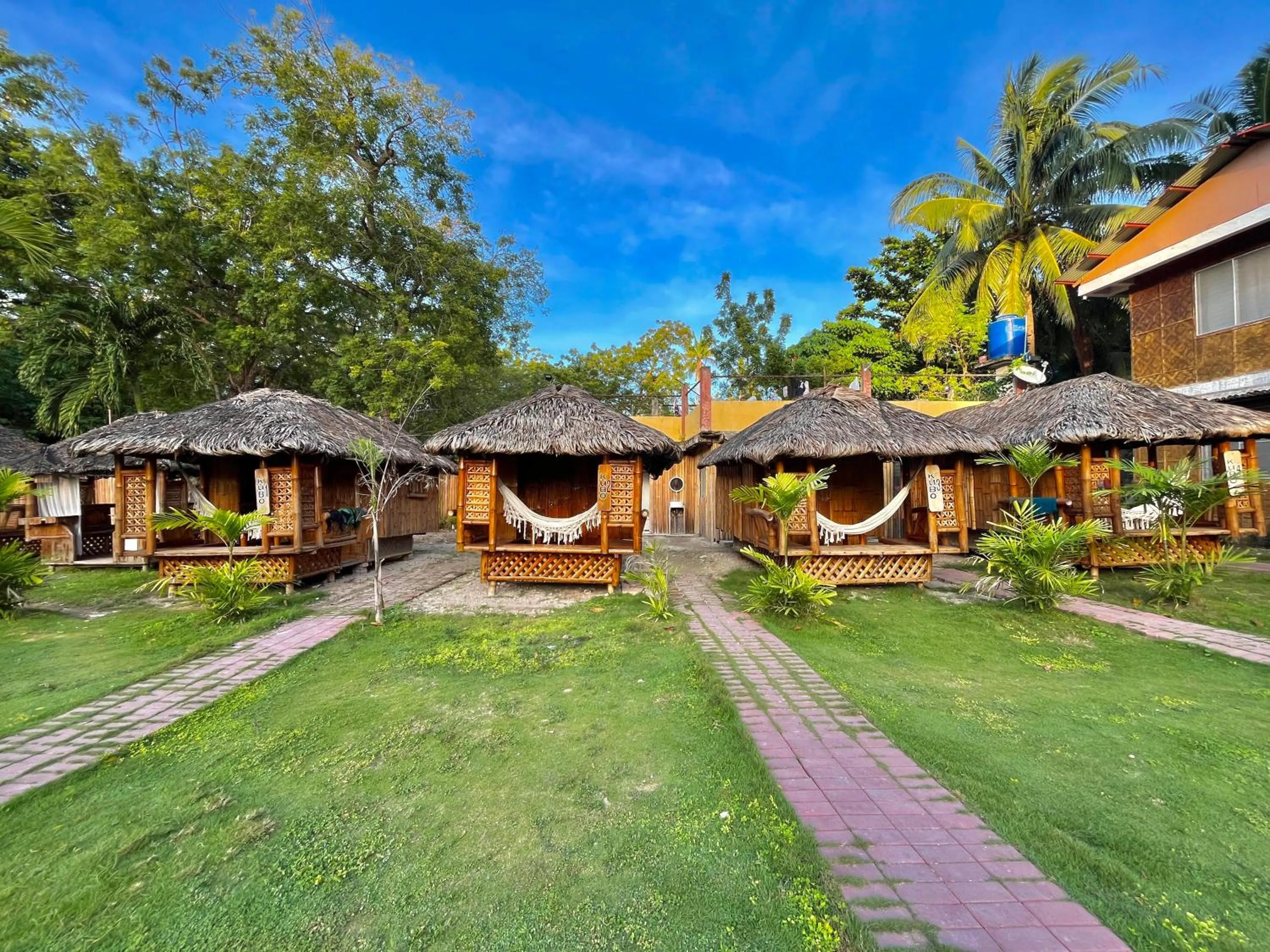 On Board Panglao Beach Hostel & Resort with FREE MOTORBIKE