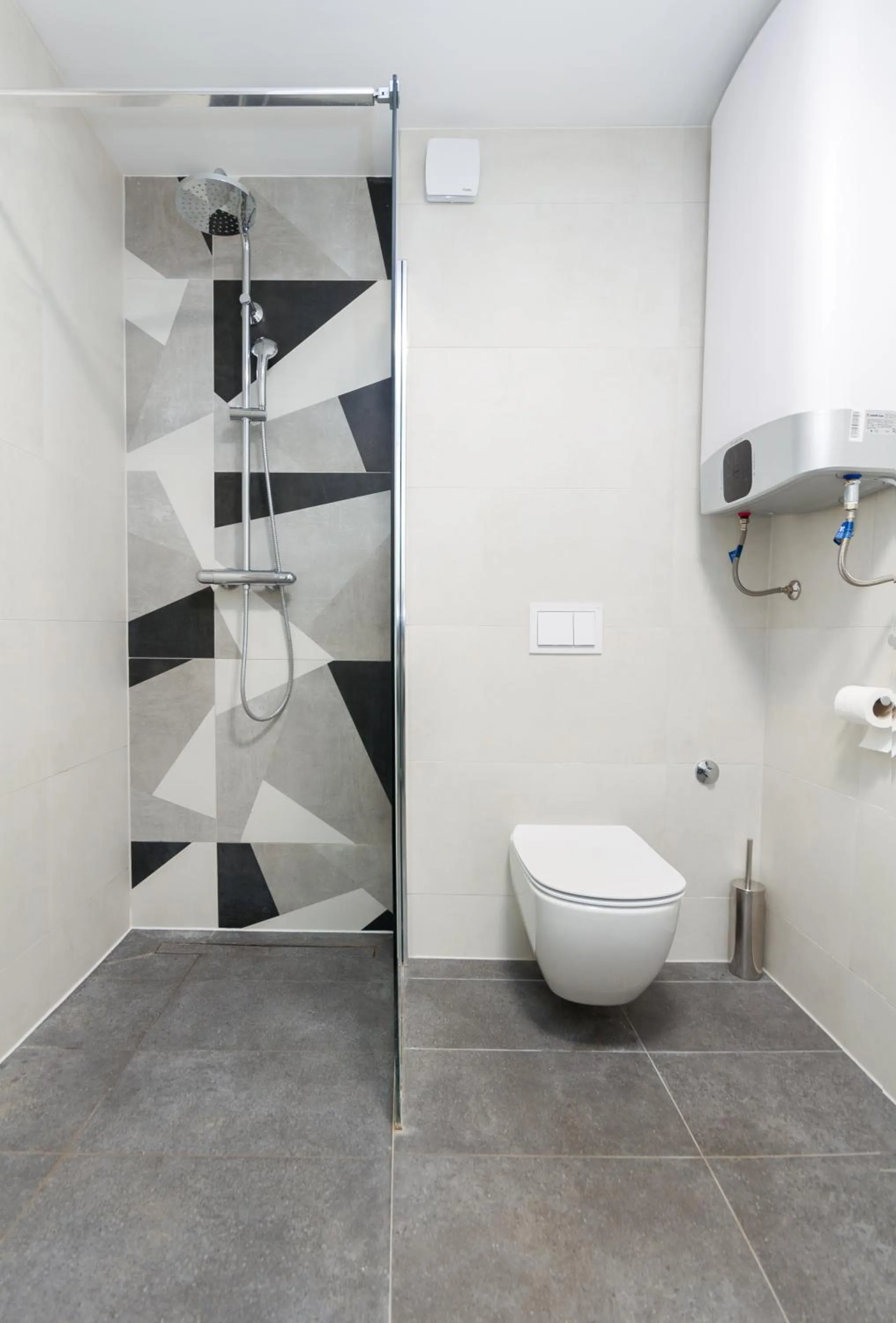 Shower in Garden Palace Marjeta Apartment with free Parking