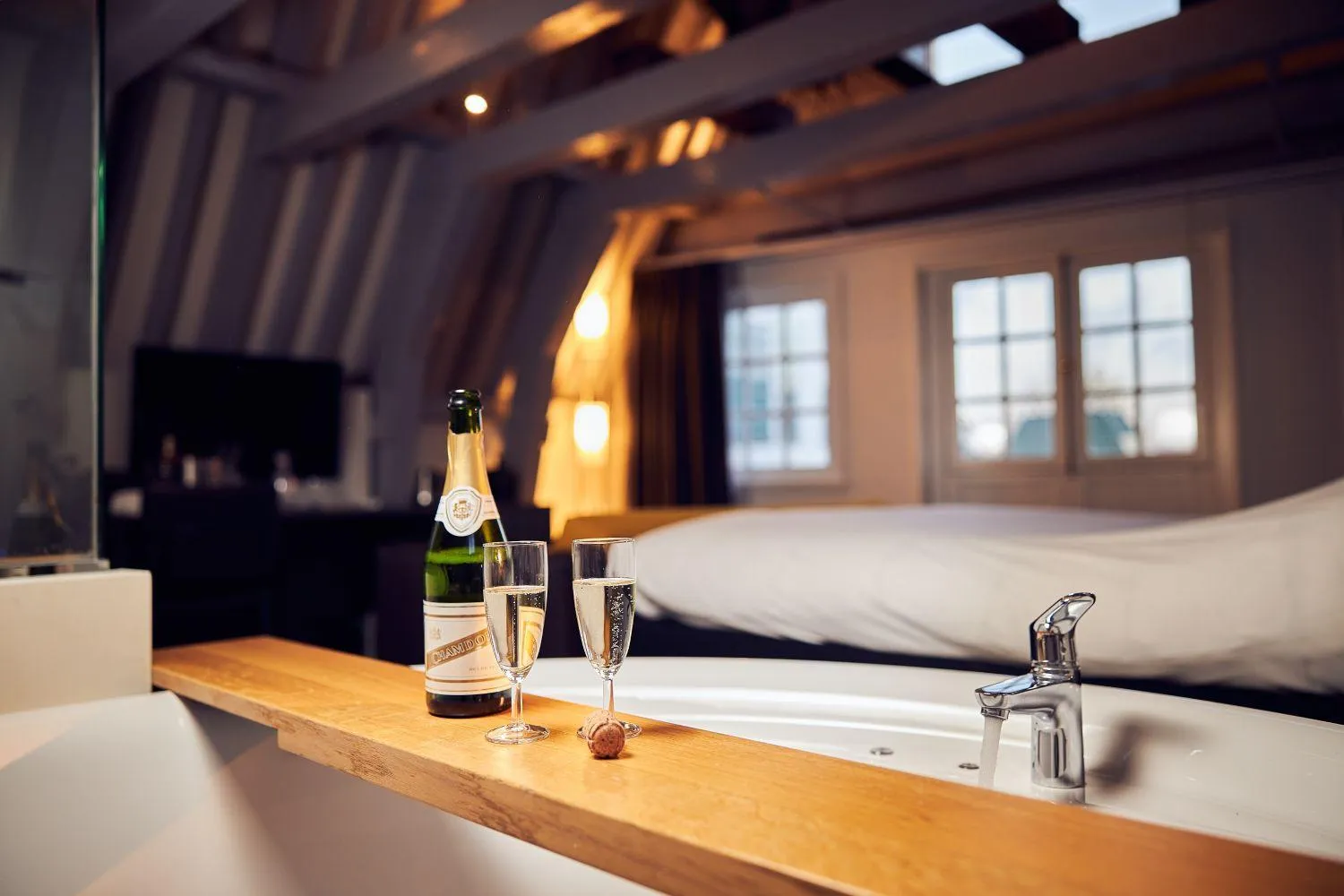 Bedroom in Inntel Hotels Amsterdam Centre