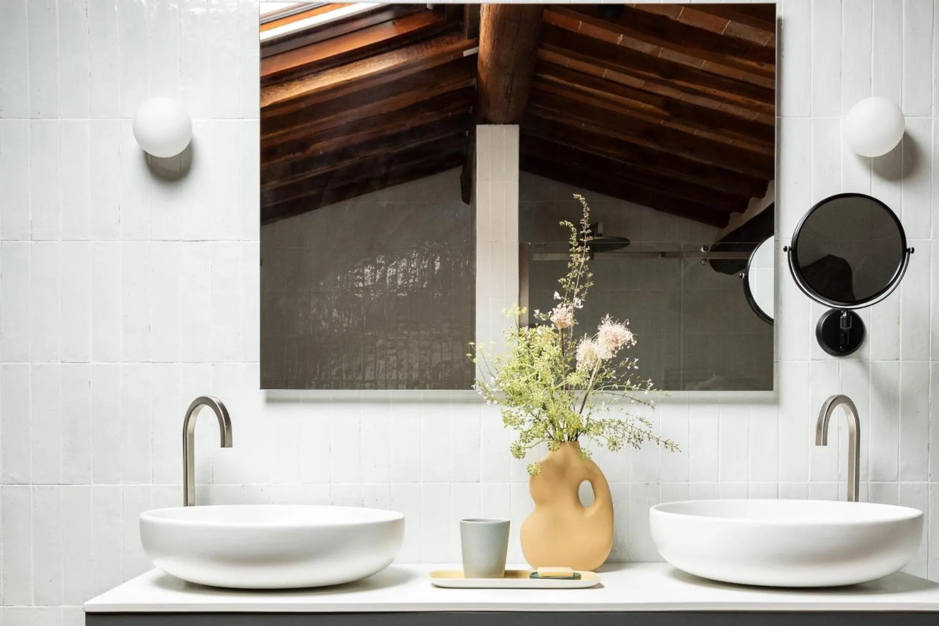 Bathroom in Pieve Aldina Relais & Châteaux