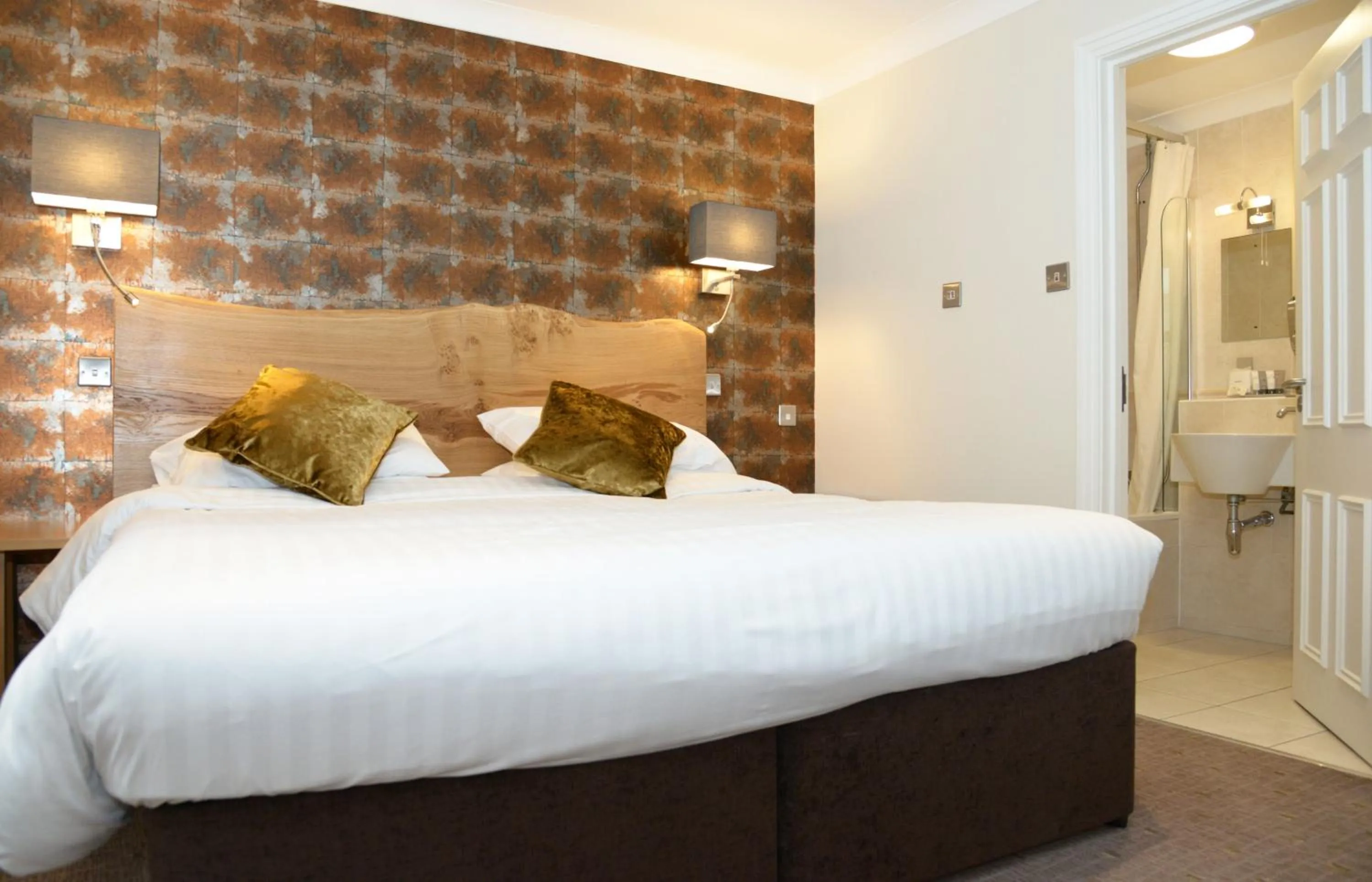 Bed in The Waterloo Hotel