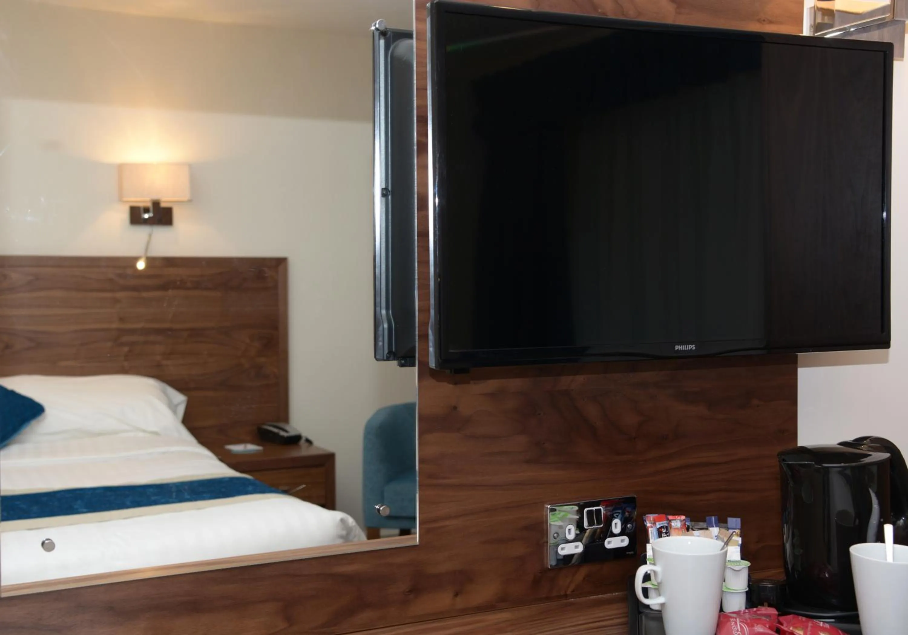 TV and multimedia, Bed in The Waterloo Hotel