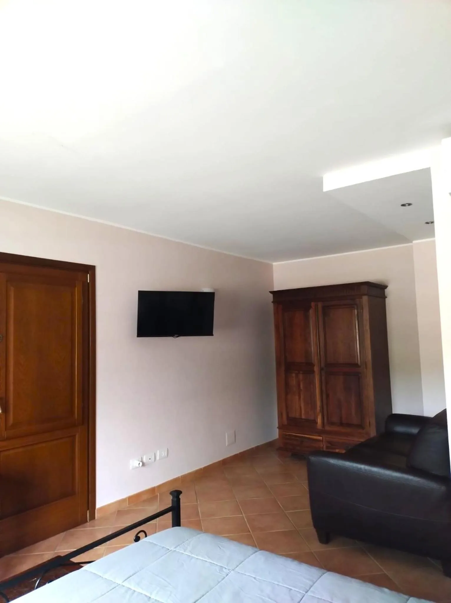 TV and multimedia in La Valle dei Casali B&B Green Boutique