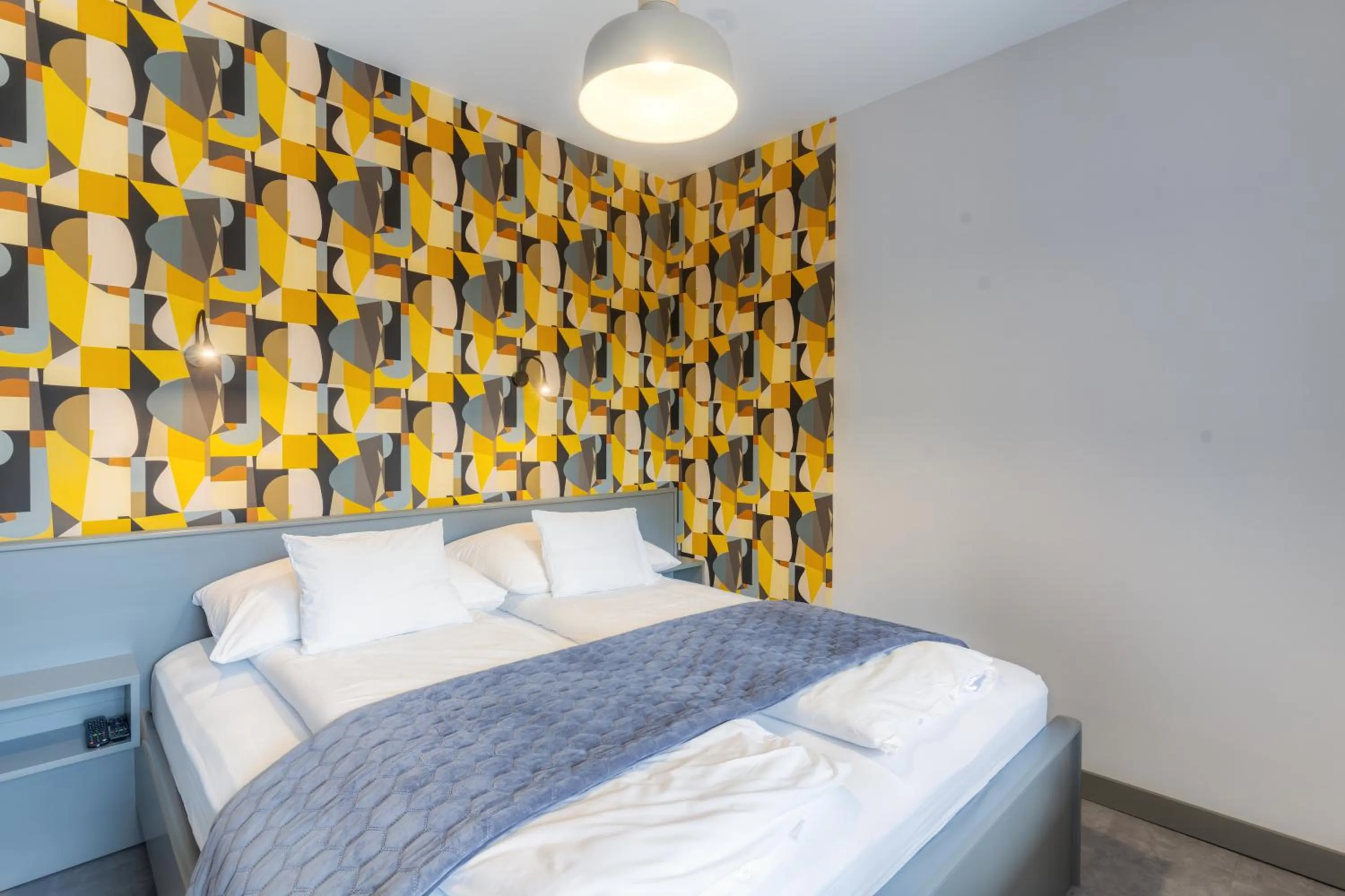 Bed in Ikonik Spa Hotel