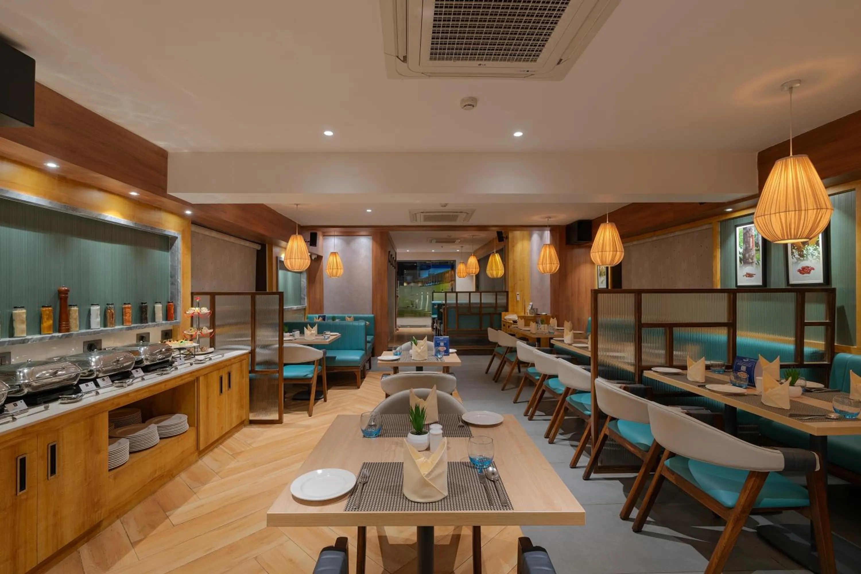 Restaurant/places to eat in Cozzet Victoria Hotel