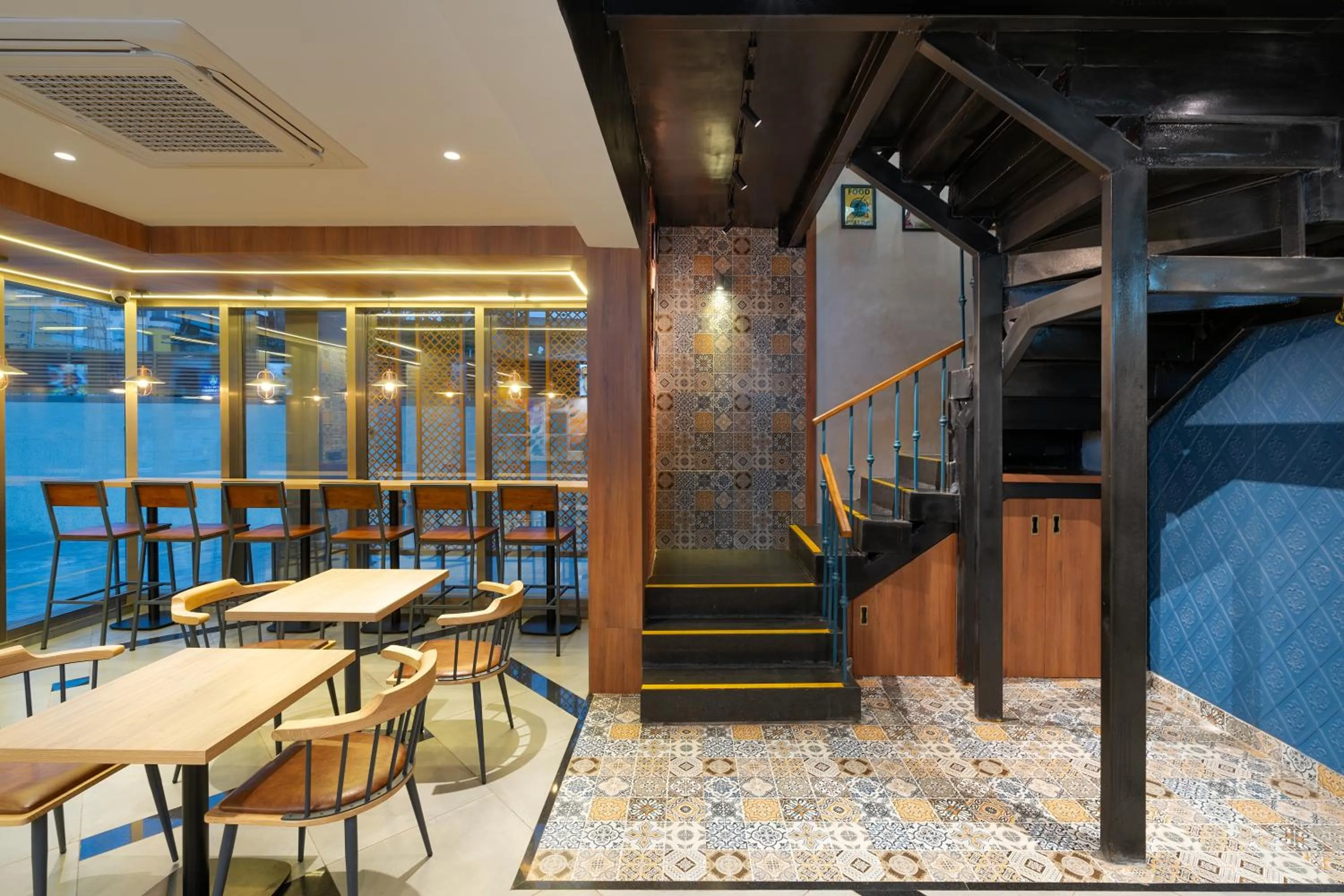 Dining area in Cozzet Victoria Hotel