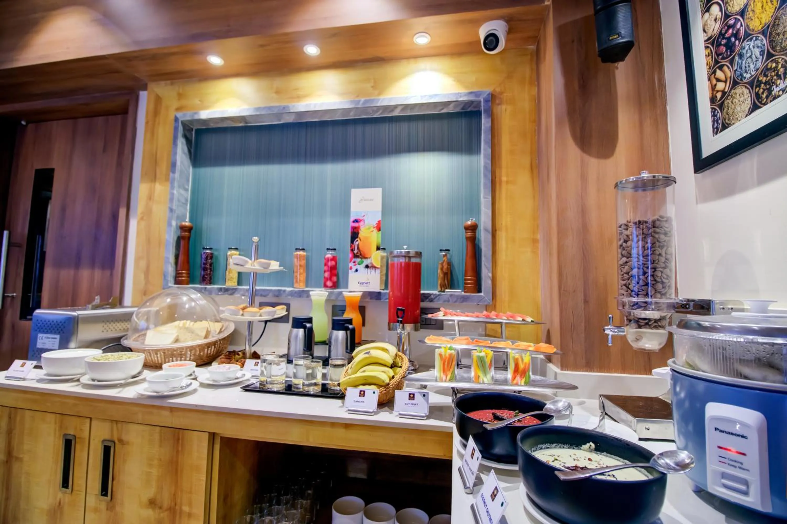 Restaurant/places to eat in Cozzet Victoria Hotel