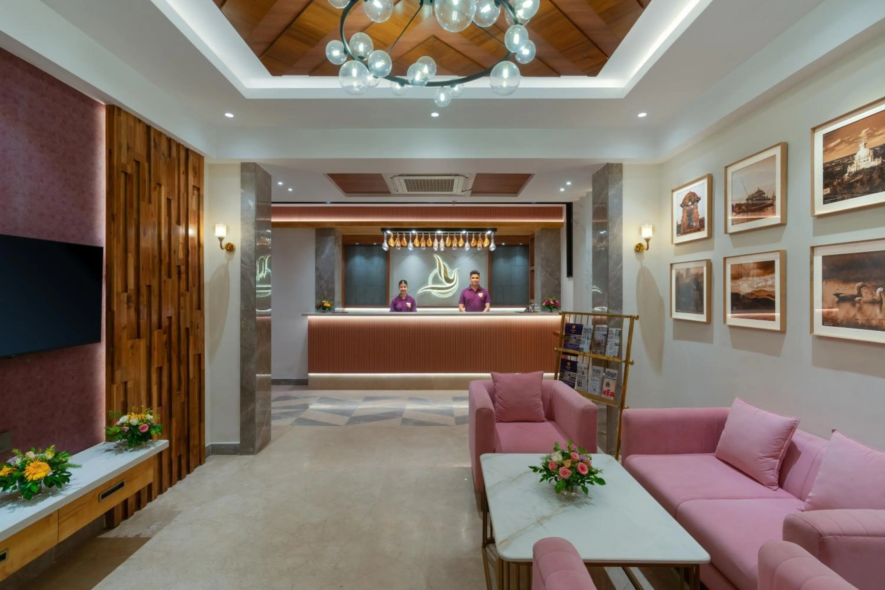 Lobby or reception in Cozzet Victoria Hotel
