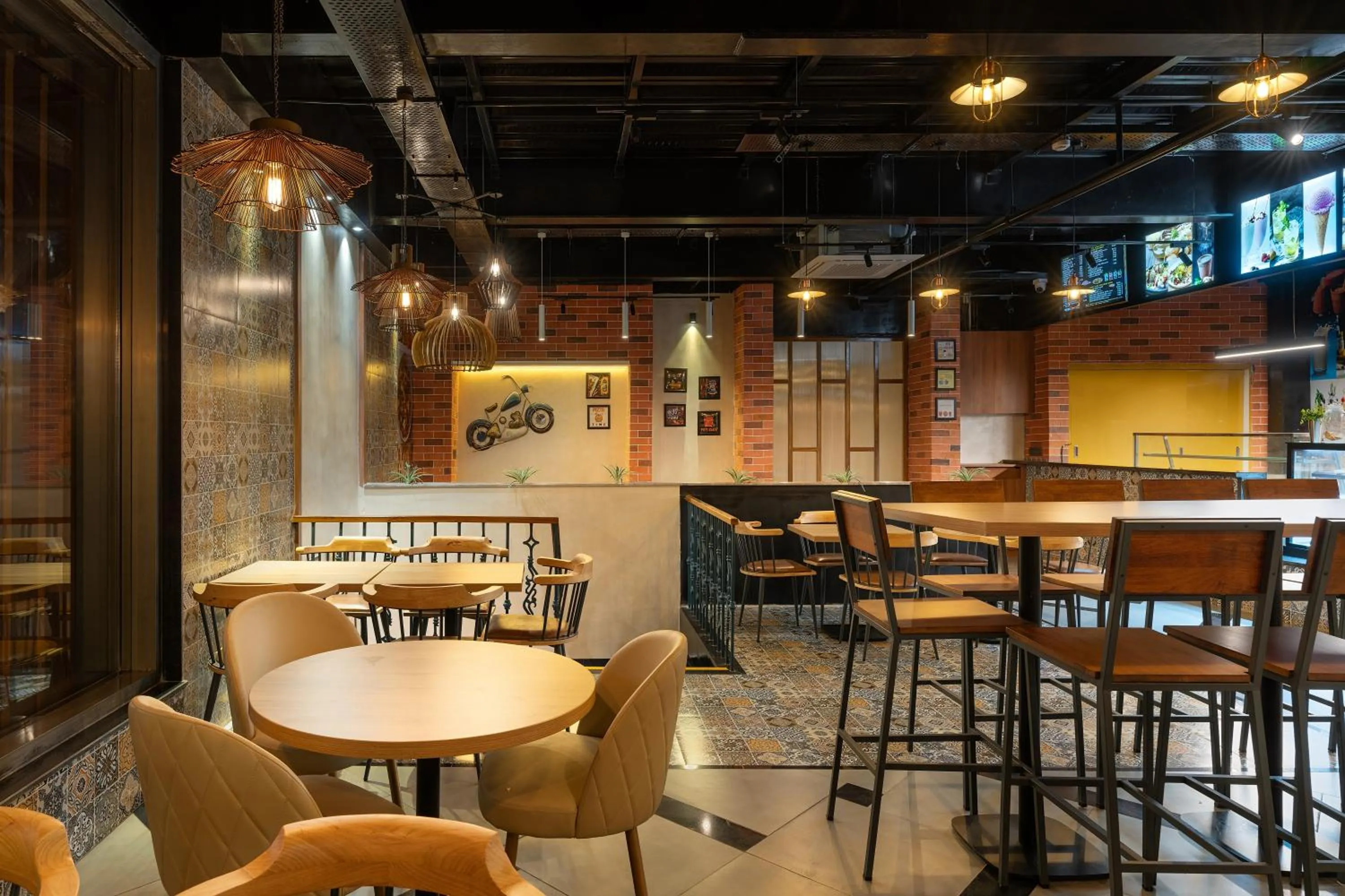 Dining area in Cozzet Victoria Hotel